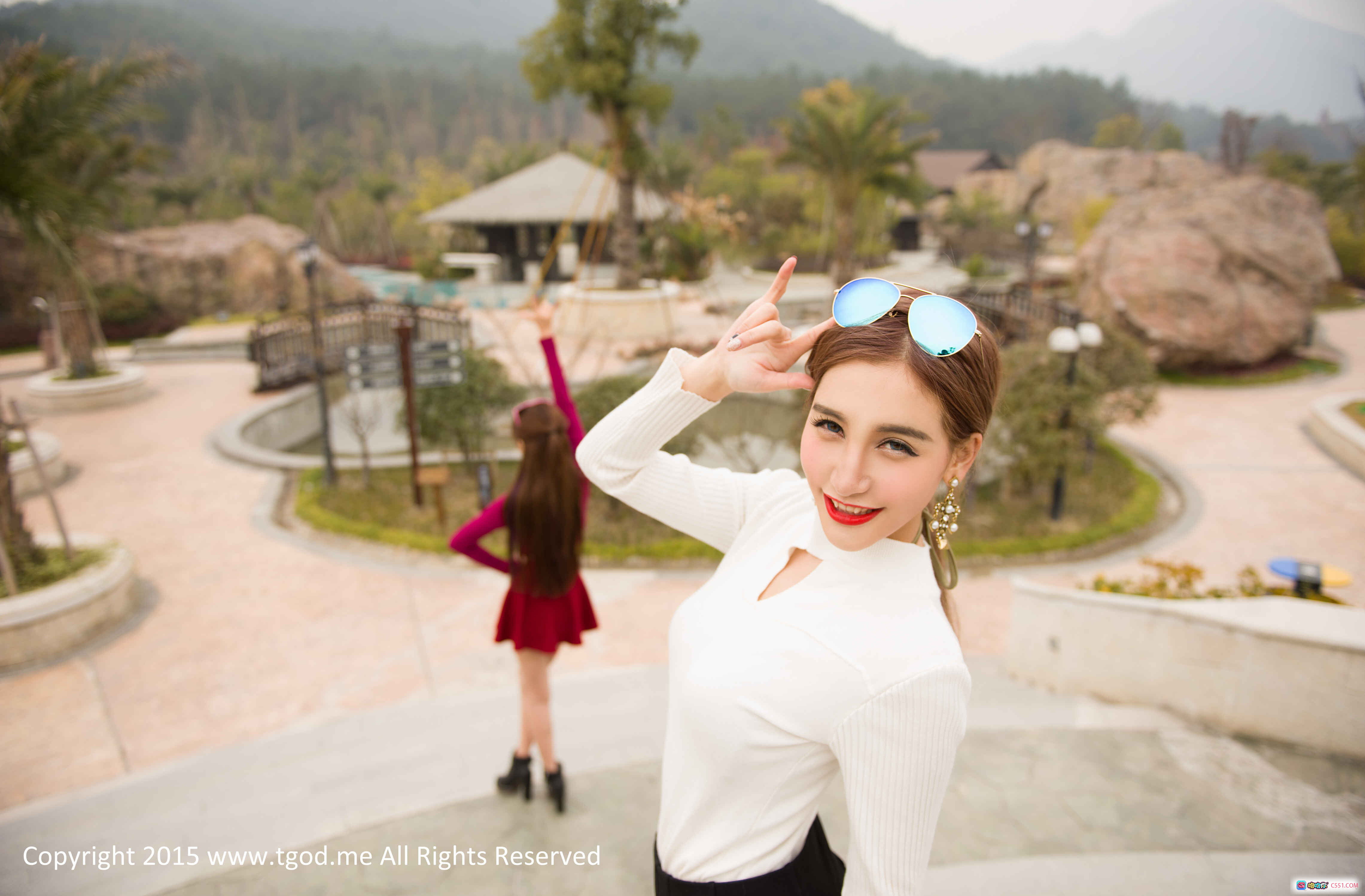 图片[7] - TGOD推女神Ice艾希程小烦2015春日户外写真 白衣红唇比耶微笑 绿野竹林温泉度假风清新自然美拍 - 就要吻