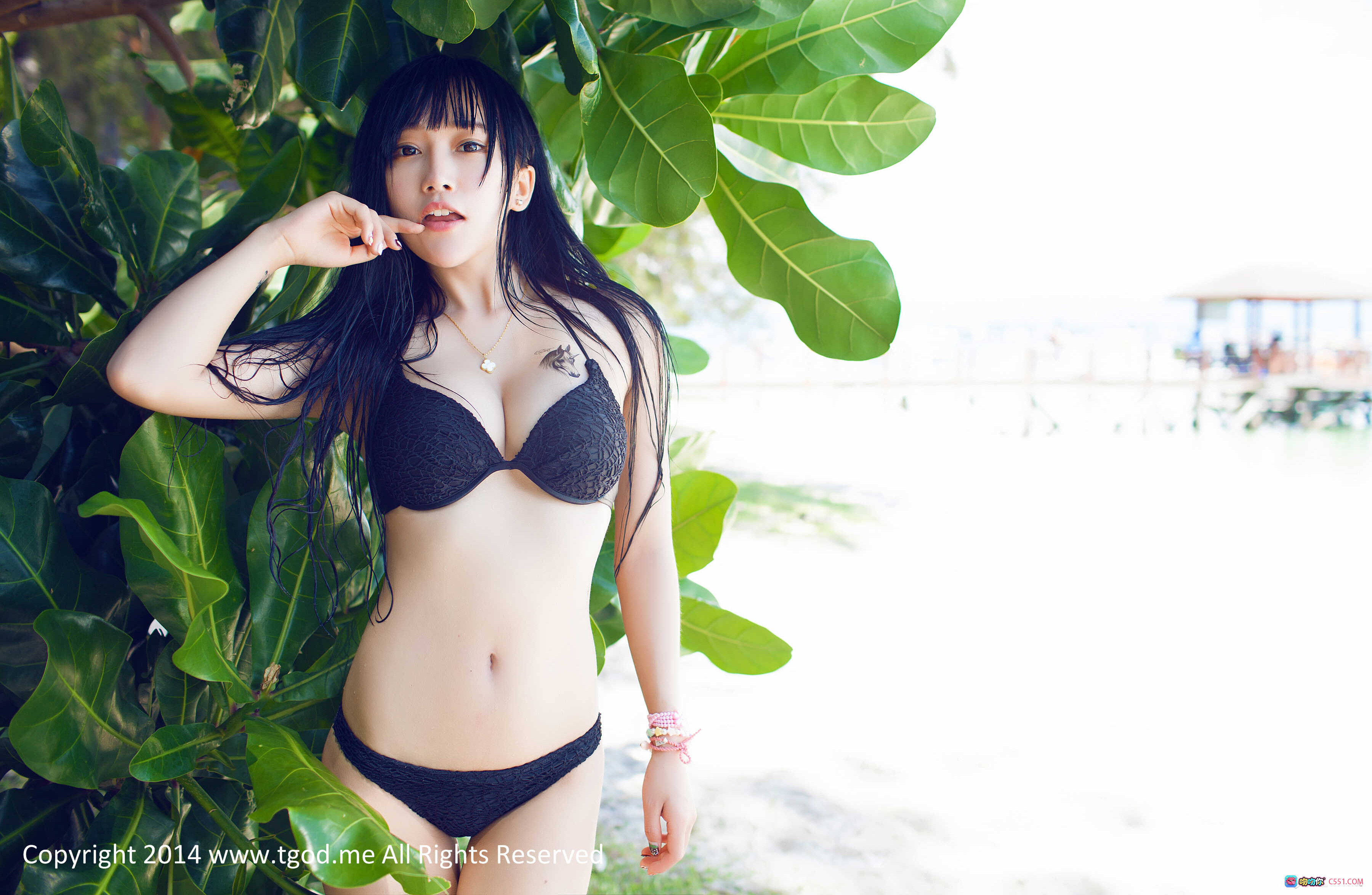 图片[7] - 沙巴旅拍杨上萱比基尼写真 | 黑色蕾丝泳装沙滩美拍 | TGOD推女神2014精选图集 - 就要吻