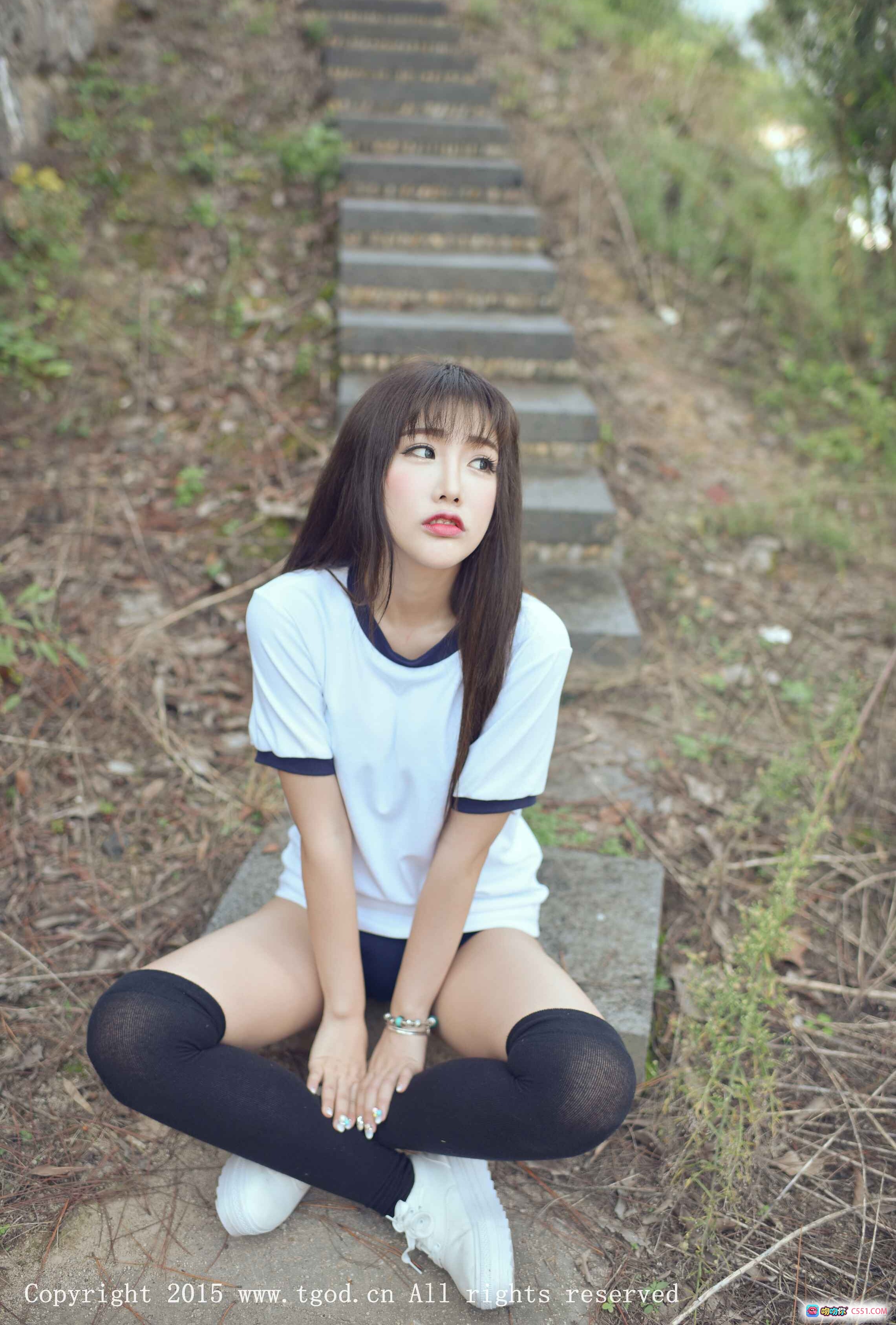 图片[8] - Akiki朱若慕云曼旅拍清新写真 | 白T黑边短裤少女风 | 2015 TGOD推女神第四刊高质图集 - 就要吻