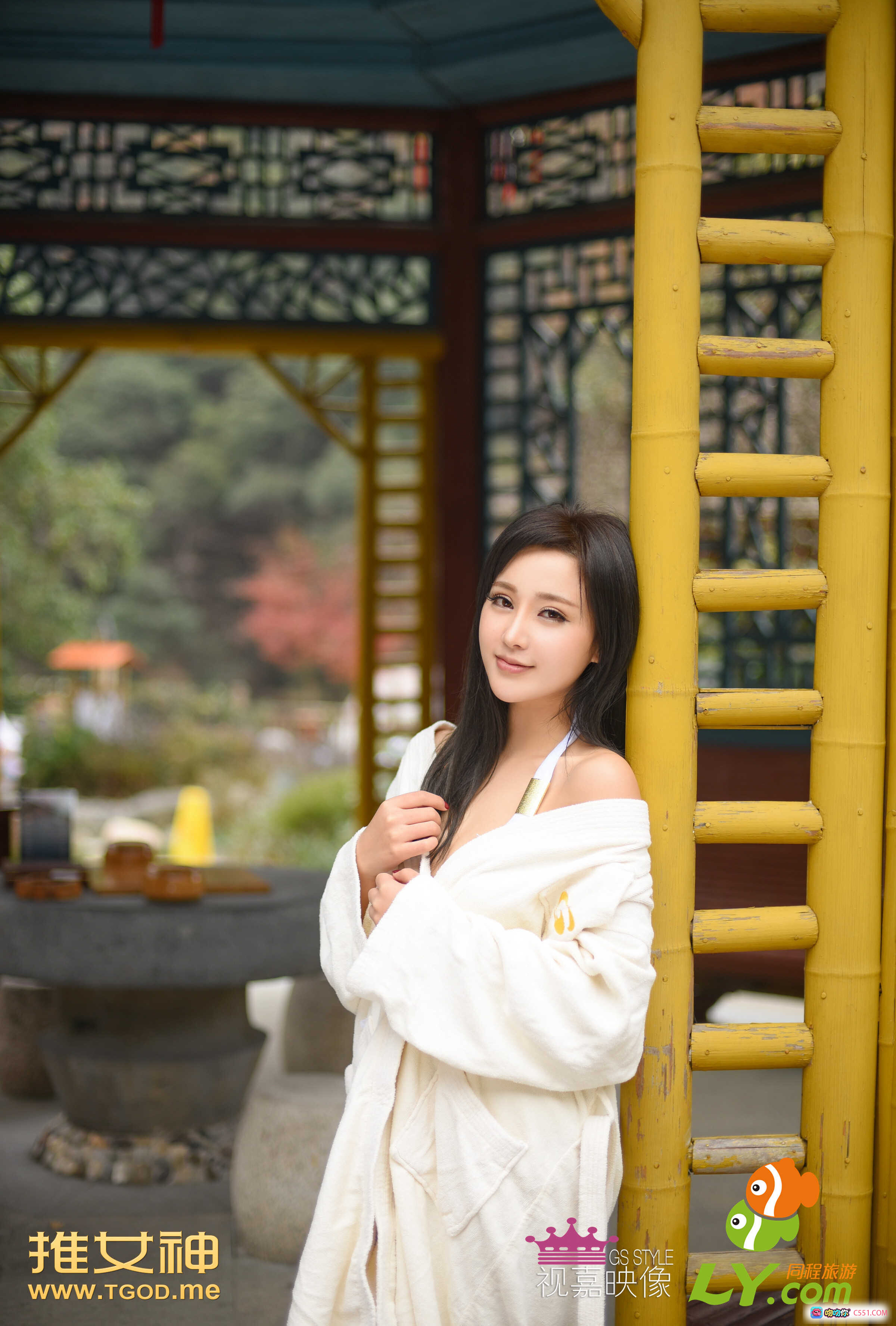 图片[2] - 黄山温泉女神戴唯一私享写真 | 木亭绿植环绕 | 白色泳衣优雅坐姿 | 推女神2014经典旅拍 - 就要吻