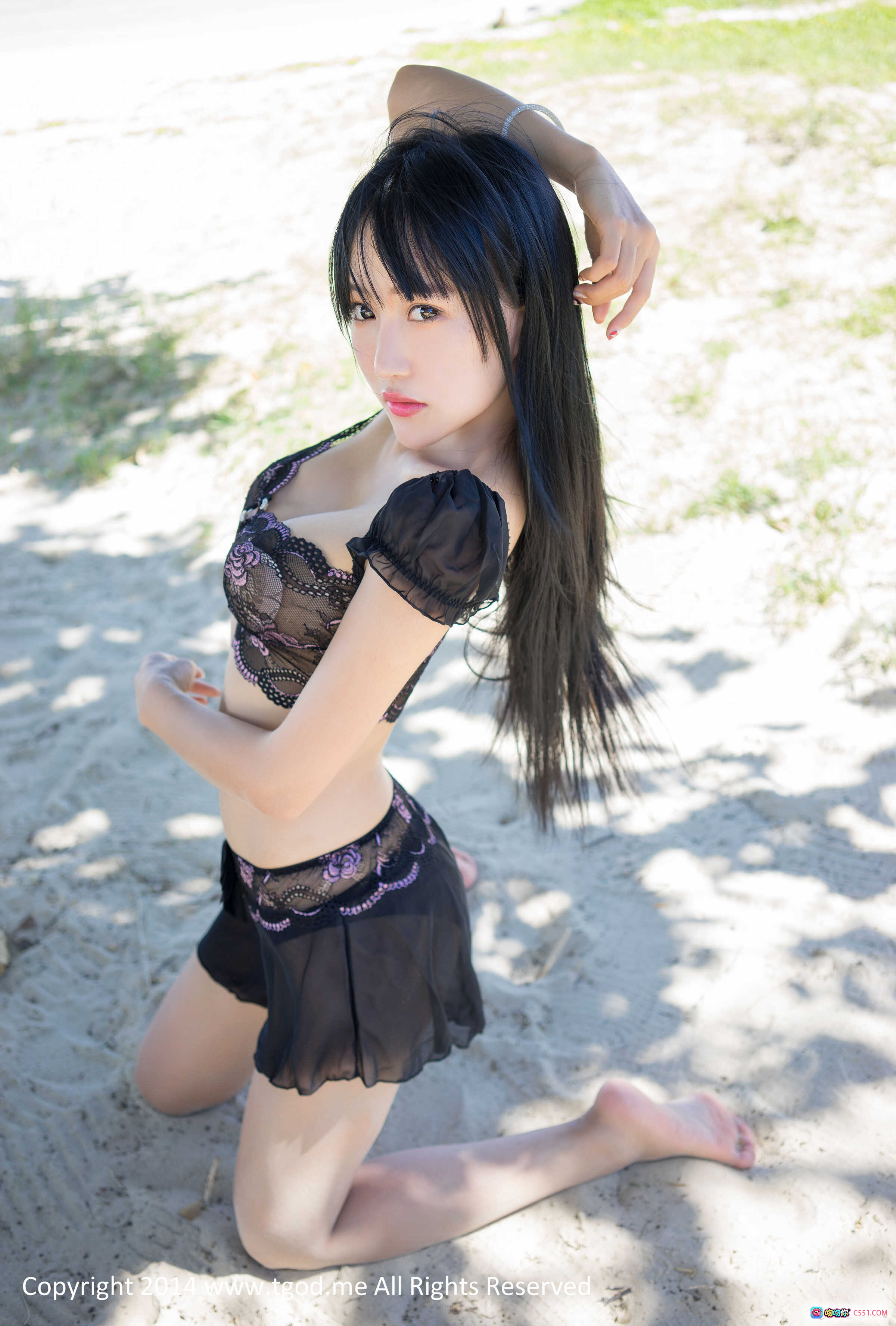 图片[10] - 杨上萱沙巴旅拍写真 | 紫色花边泳装 | 自然林荫背景 | 清新性感女神照 - 就要吻