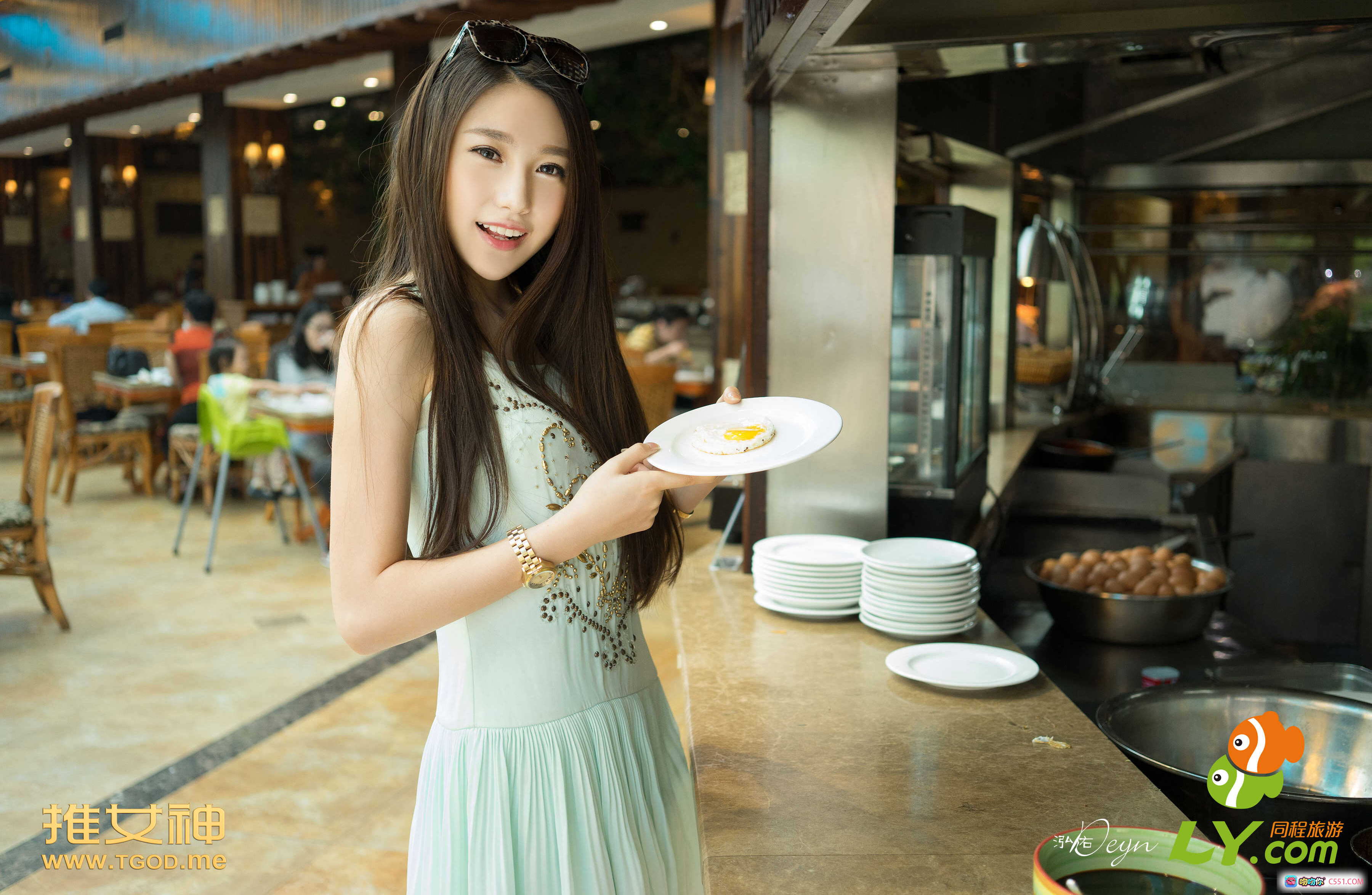 图片[10] - 刘奕宁Lynn温泉泳装写真 | 黑色比基尼美女 | 木桶沐浴场景 | 推女神2014经典图集 - 就要吻