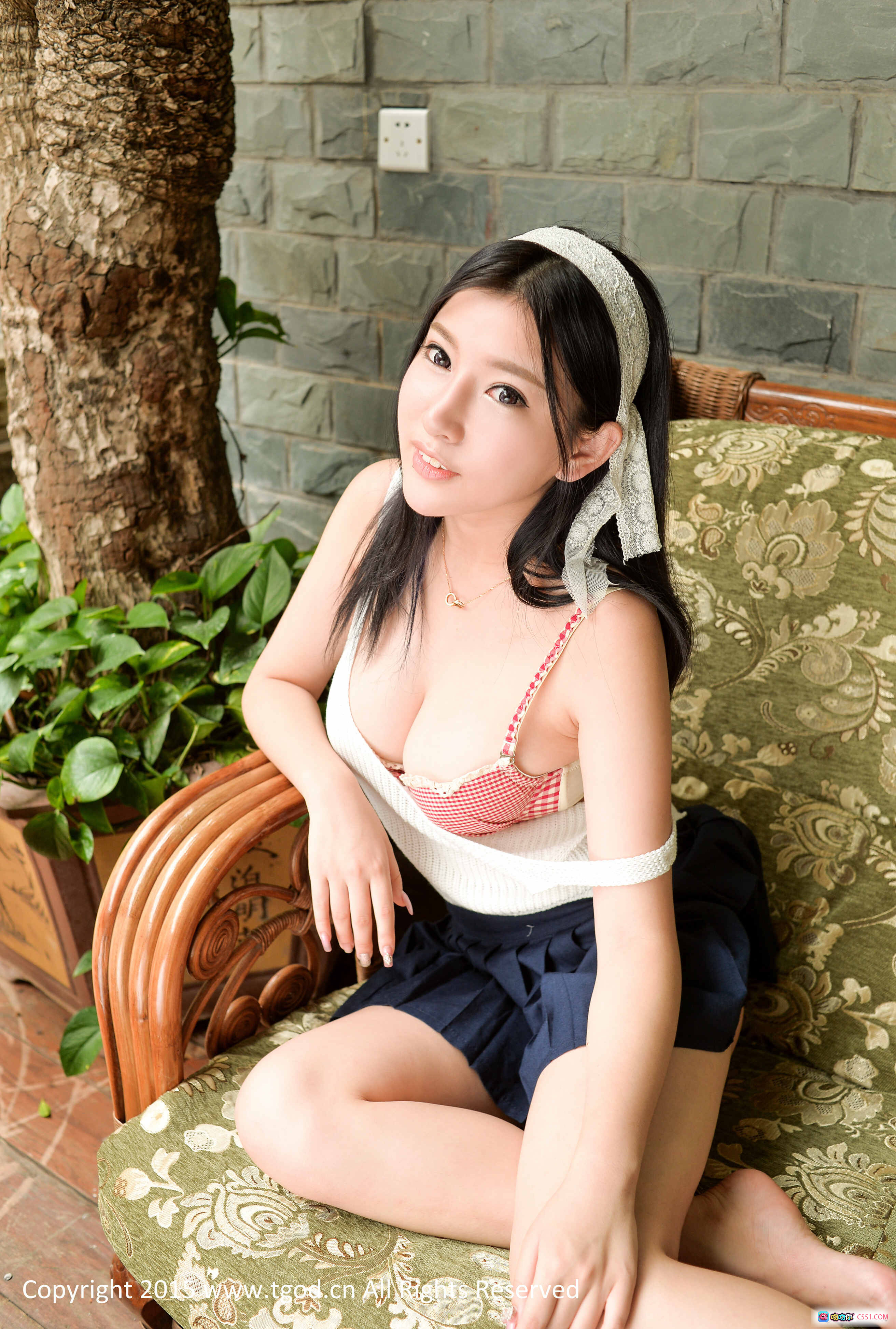 图片[4] - 张晓梵Vivian瓶中精灵写真｜粉色丝绸浴袍+条纹内衣性感私房照｜TGOD推女神2015精选 - 就要吻