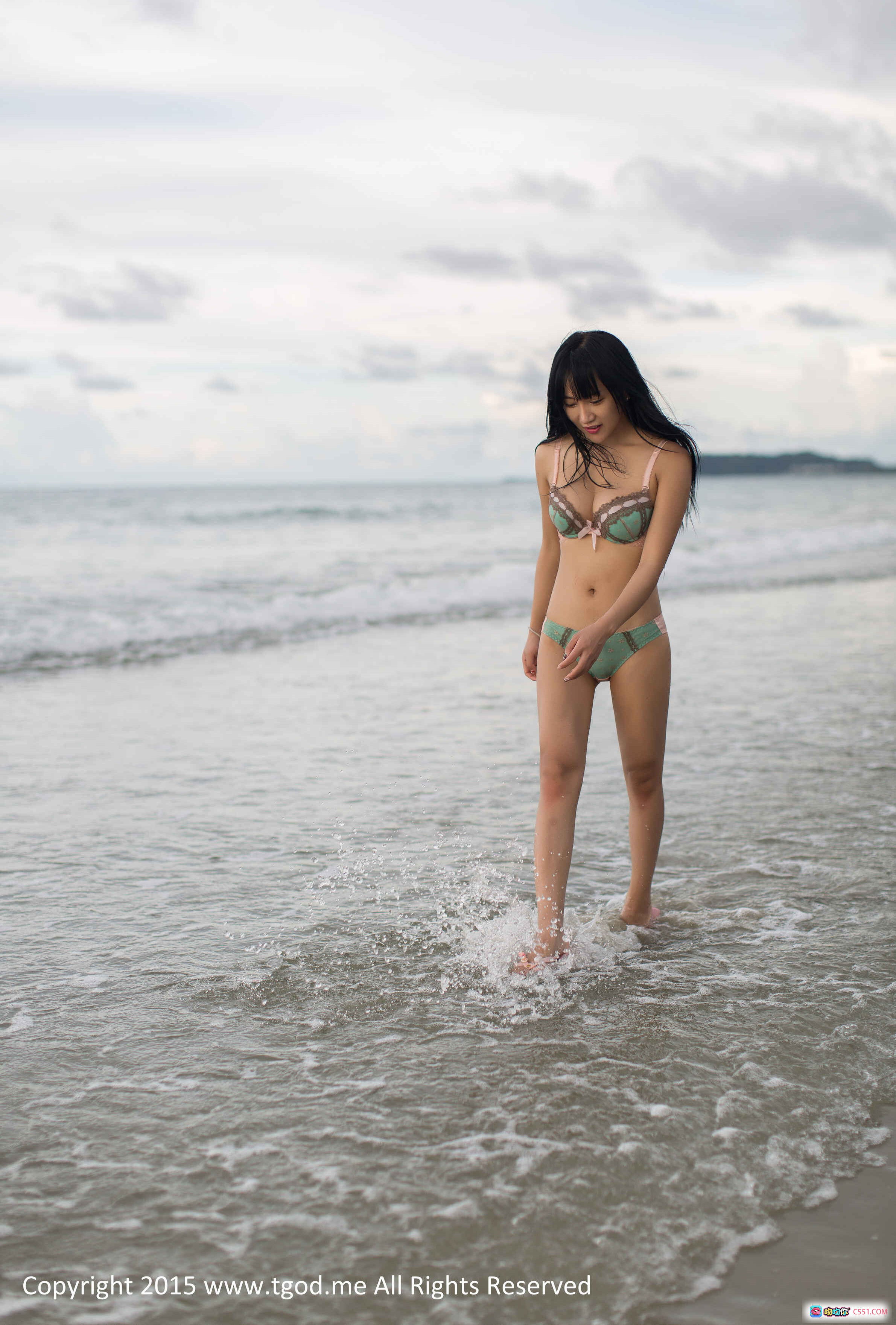 川音校花杨上萱海边比基尼写真 2015清新自然沙滩风情摄影集 - 就要吻