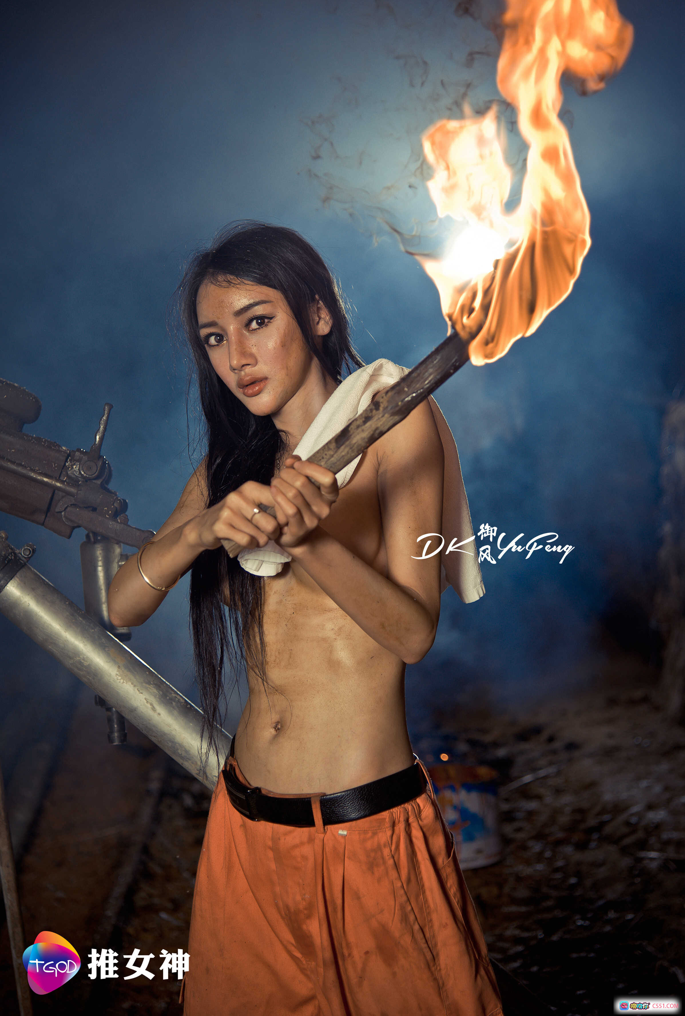 图片[4] - 矿工女神婕西儿手持火把隧道探险写真 | TGOD推女神2016经典摄影大片 - 就要吻