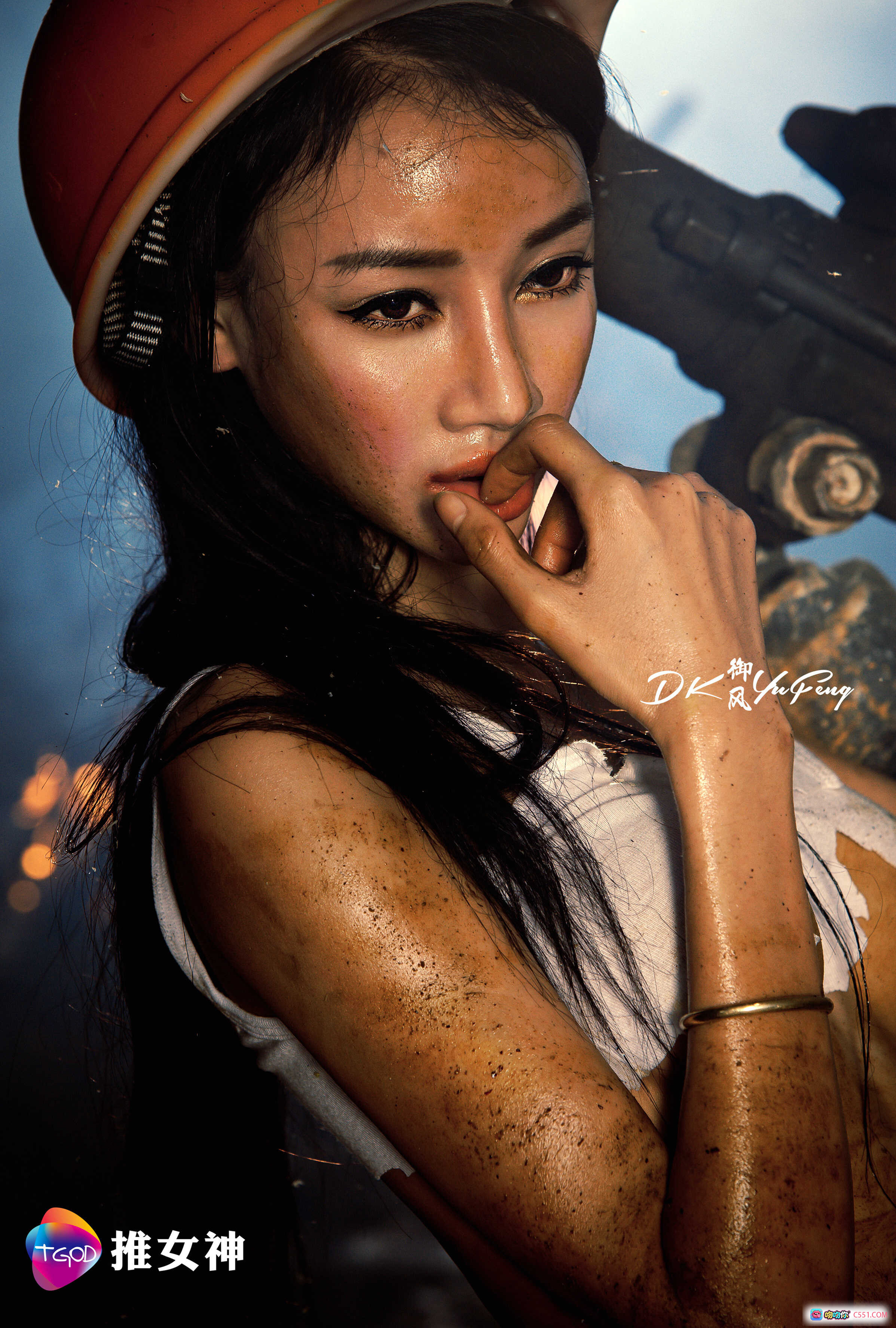 图片[6] - 矿工女神婕西儿手持火把隧道探险写真 | TGOD推女神2016经典摄影大片 - 就要吻