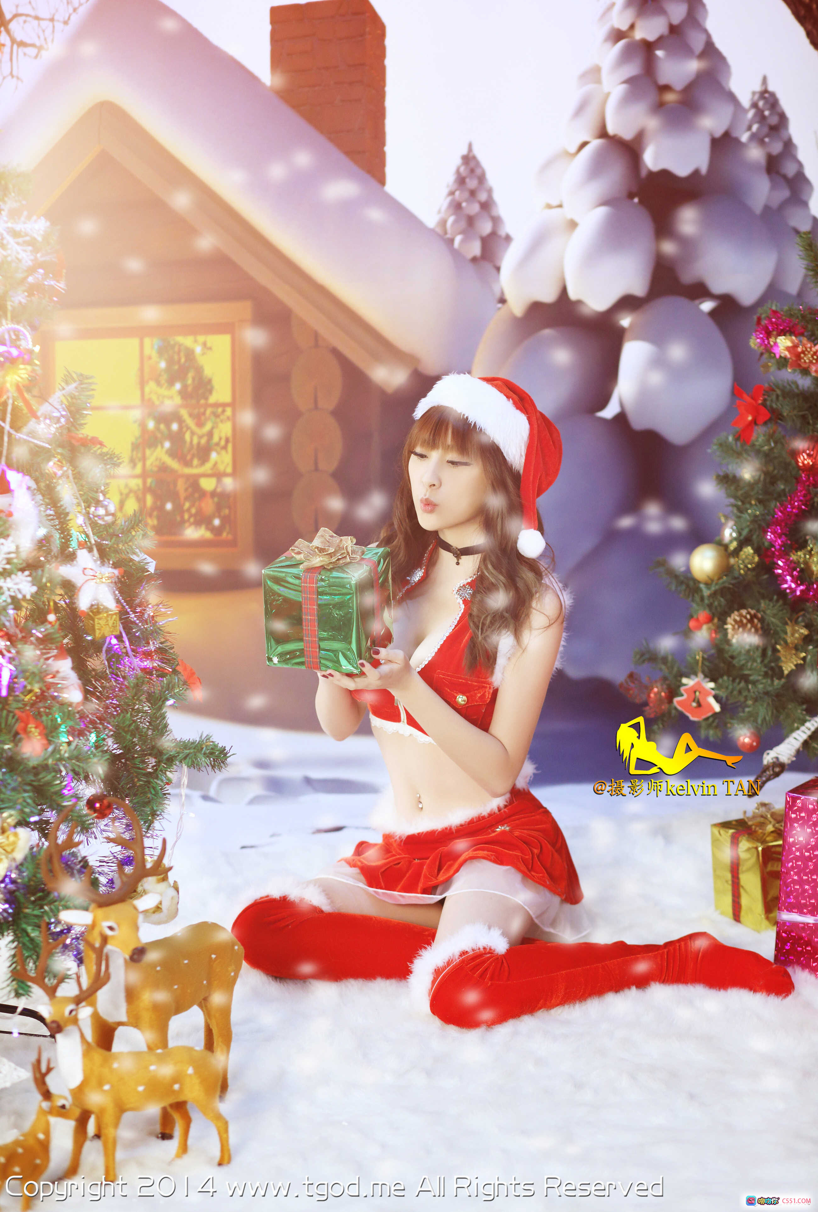图片[6] - 圣诞美女王子妃FayPrince圣诞写真 | 圣诞树礼物堆雪景红裙 Santa帽 2014节日大片 TGOD推女神 - 就要吻