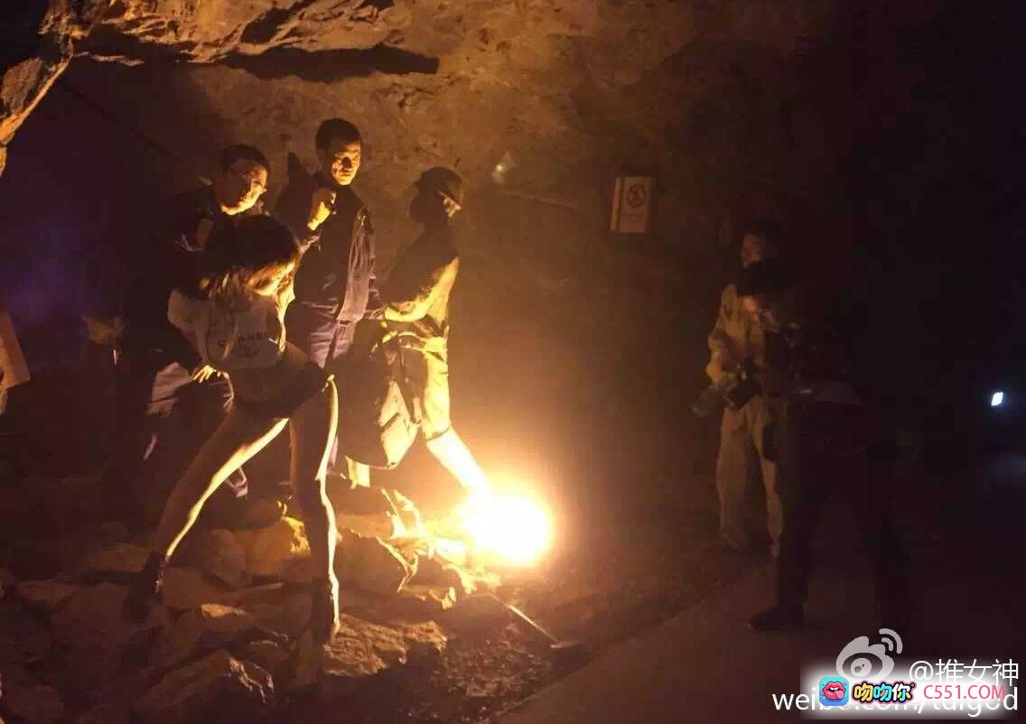 图片[6] - 五一美女矿工写真 | 橙色安全帽+破旧工装+废墟工业风 | 64P高清性感大片 - 就要吻