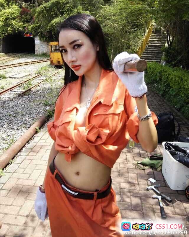 图片[8] - 五一美女矿工写真 | 橙色安全帽+破旧工装+废墟工业风 | 64P高清性感大片 - 就要吻