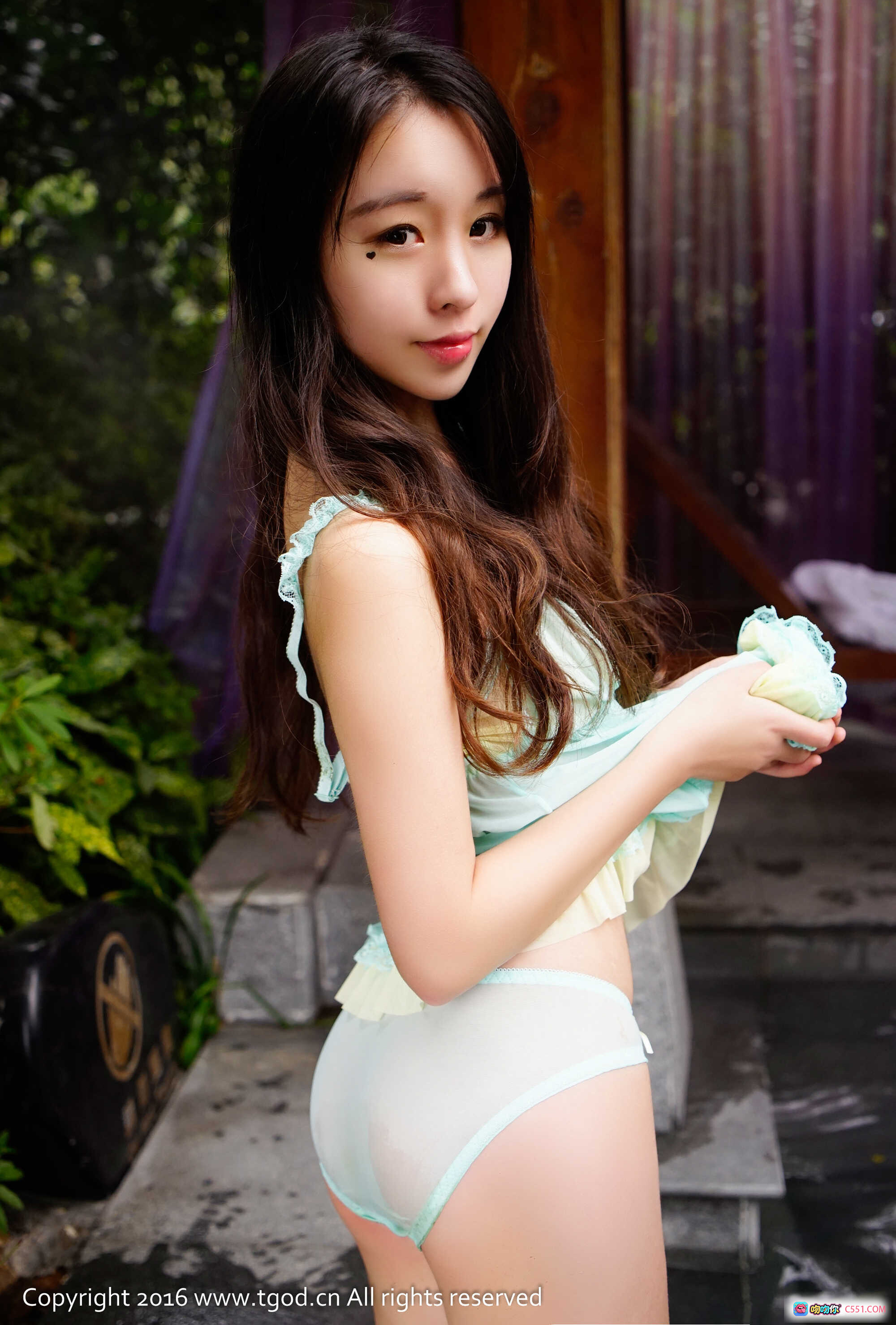 图片[4] - 御水温泉旅拍梓萱Crystal粉红旗袍写真 竹椅红枕柔美私房照 2016 TGOD推女神第二刊 - 就要吻