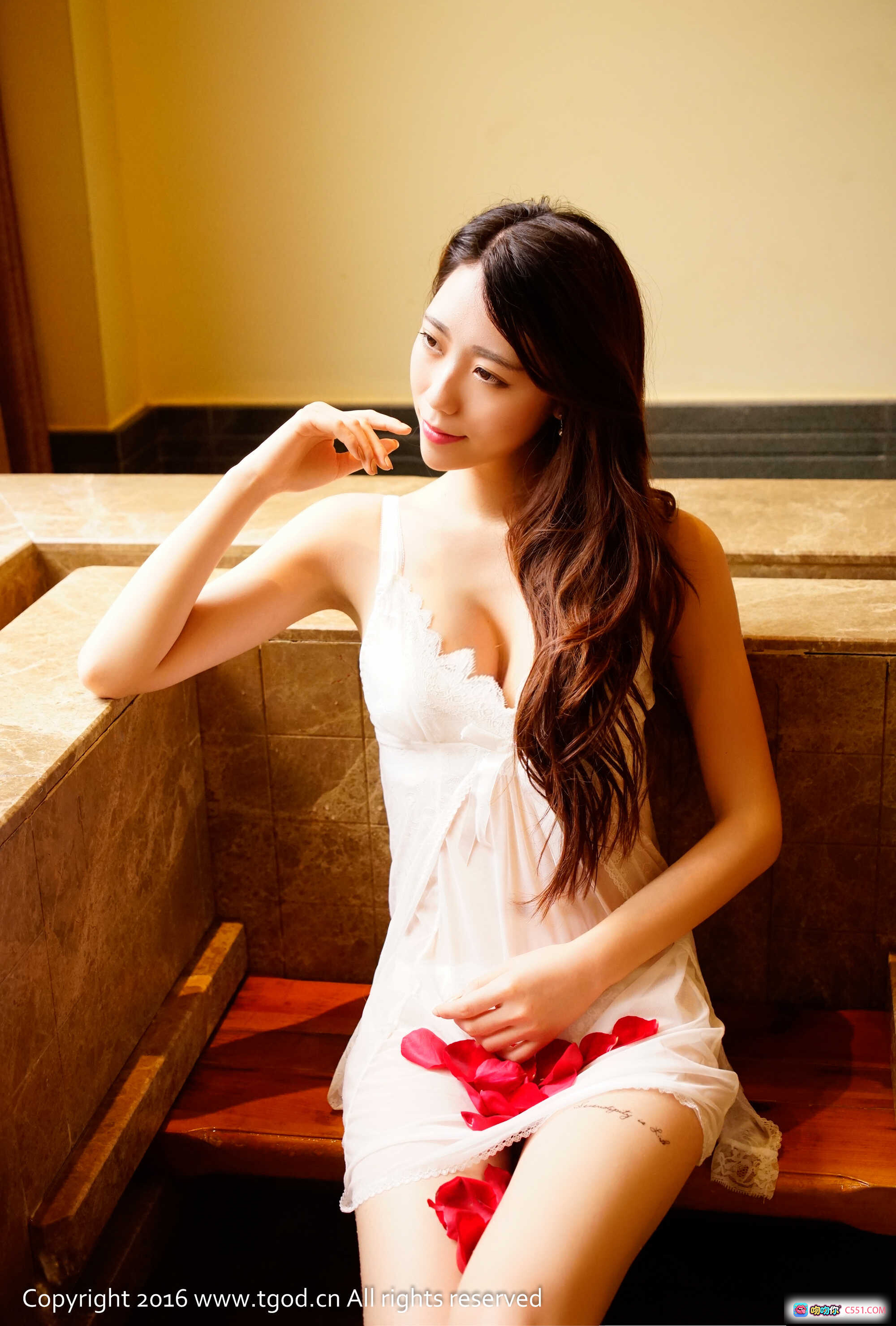 图片[6] - 邓雪Sweet性感蕾丝内衣写真 | 2016年TGOD高清私房美图 | 窗边慵懒风情 | 白色透视睡衣搭配粉色开衫 - 就要吻