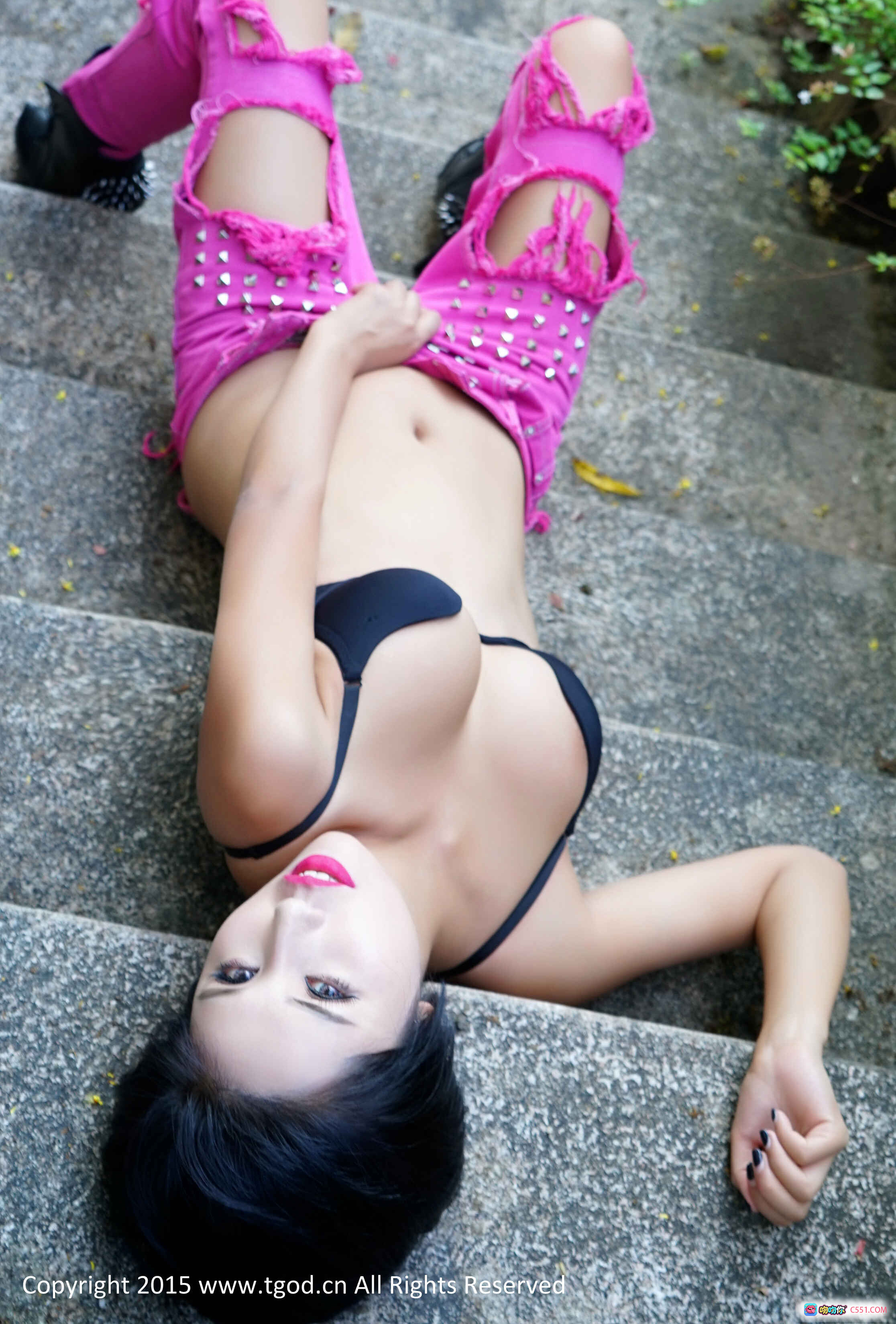 图片[9] - 娜依灵儿云曼旅拍性感写真｜黑色内衣+破洞铆钉粉裤｜2015TGOD推女神第一刊 - 就要吻