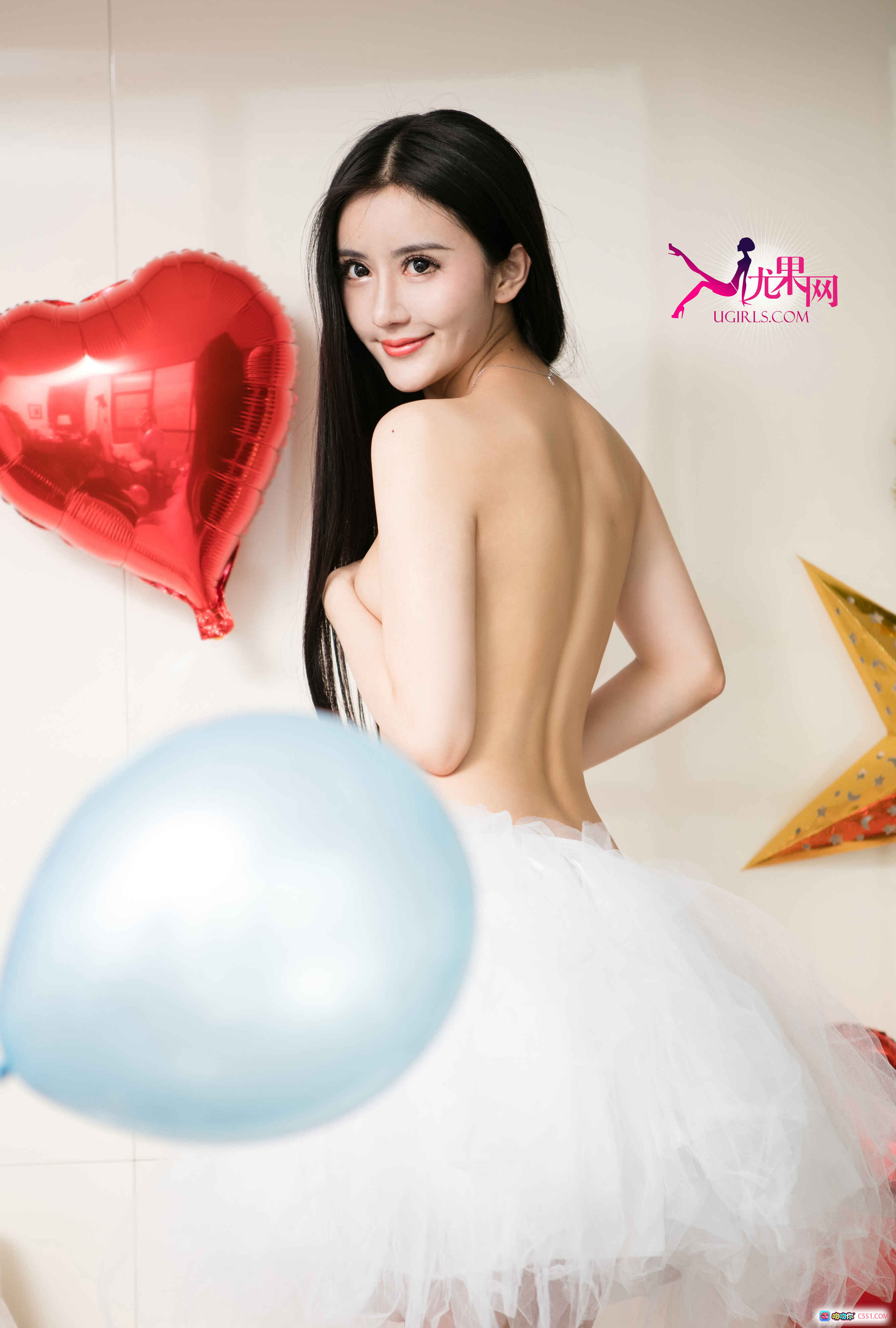 UG U143金子熙爱的礼物 | 黑发美女浴室淋浴写真 | 优雅性感湿身诱惑 | 优果网高清私房摄影 - 就要吻