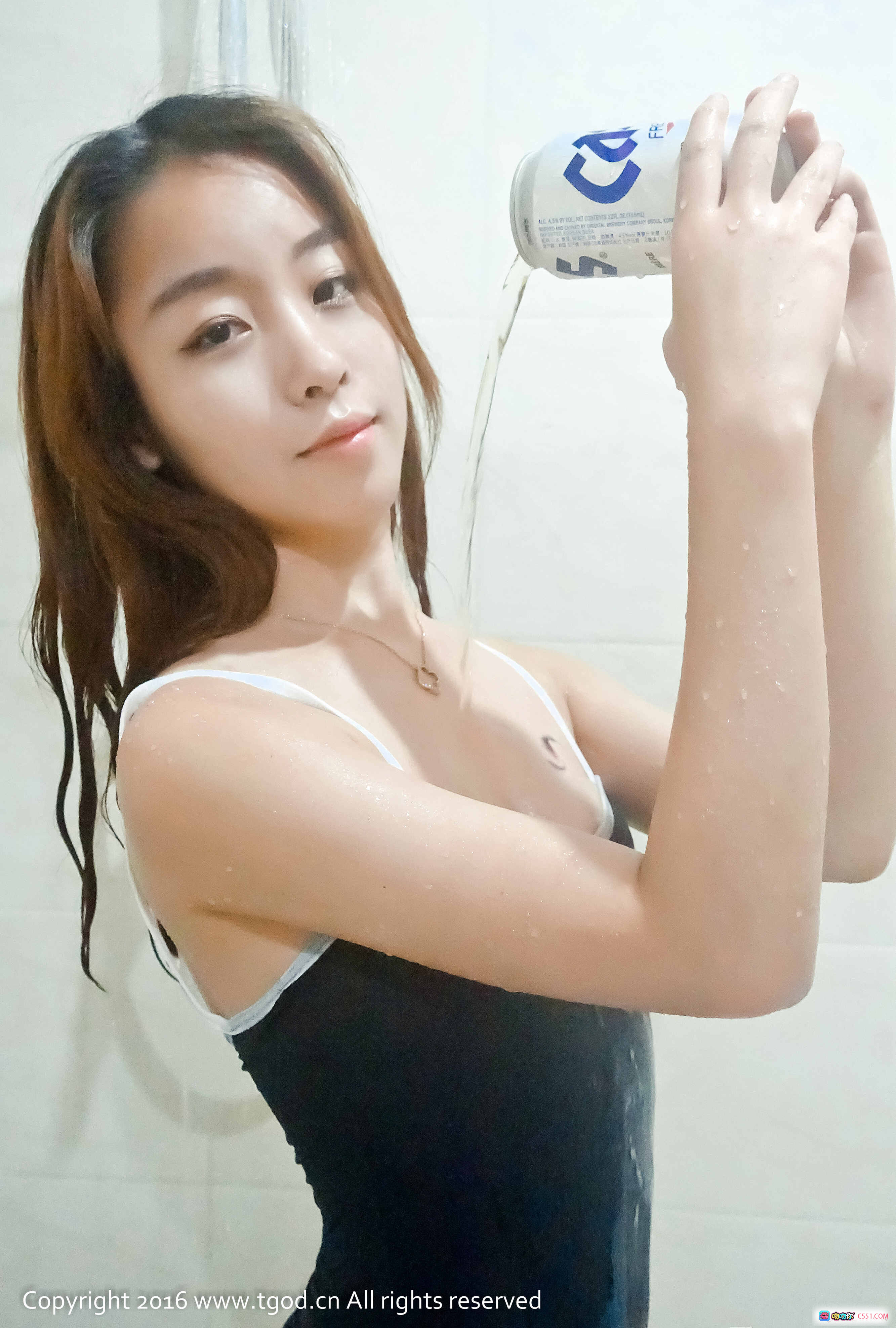 梓萱Crystal宜昌旅拍湿发淋浴写真｜黑裙白肩带性感女神｜TGOD推女神2016经典私房照 - 就要吻
