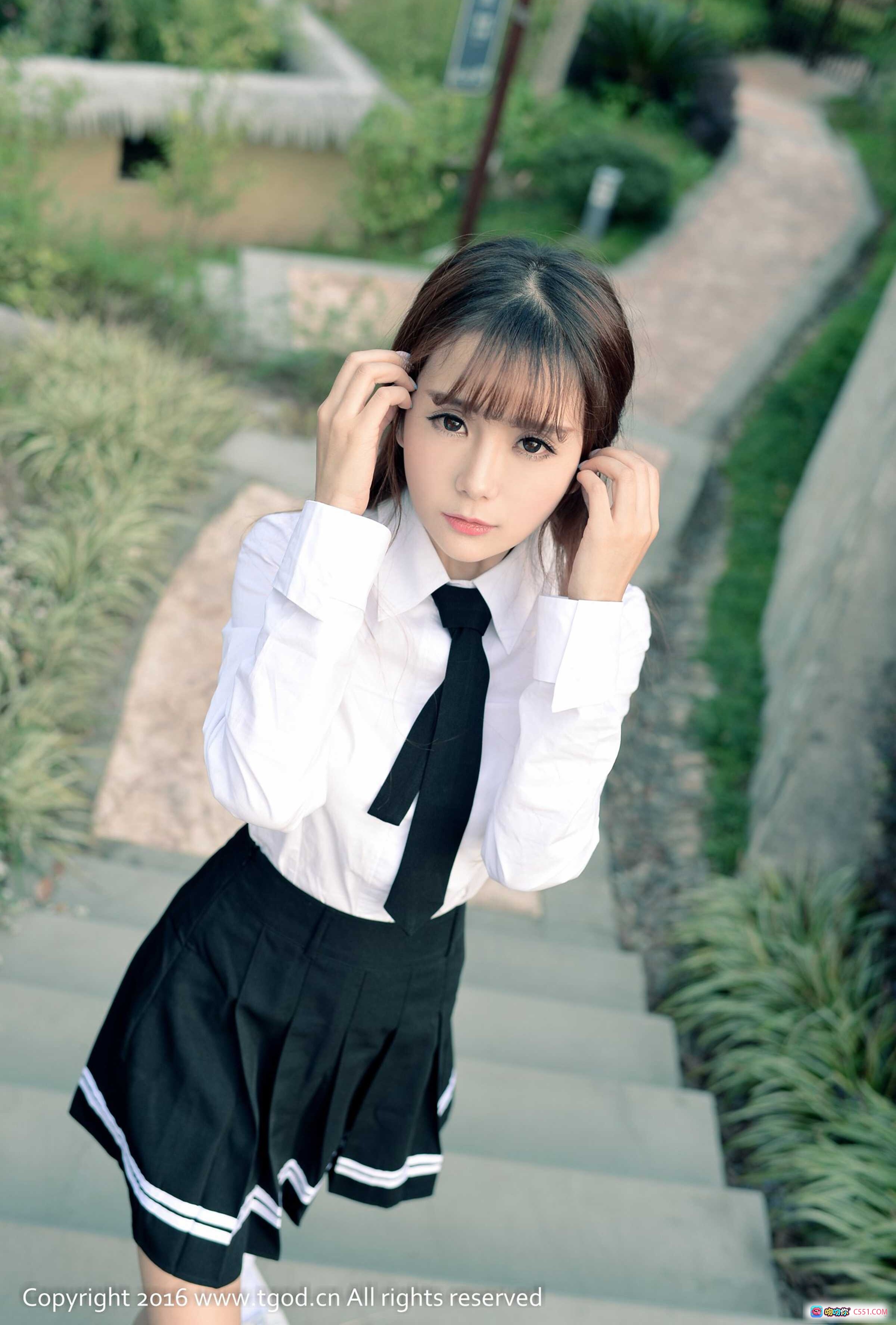 图片[2] - 萝莉教主小九Vin校园风写真 白衬衫黑裙制服少女清新自然户外拍照 2016经典日系风格美图 - 就要吻