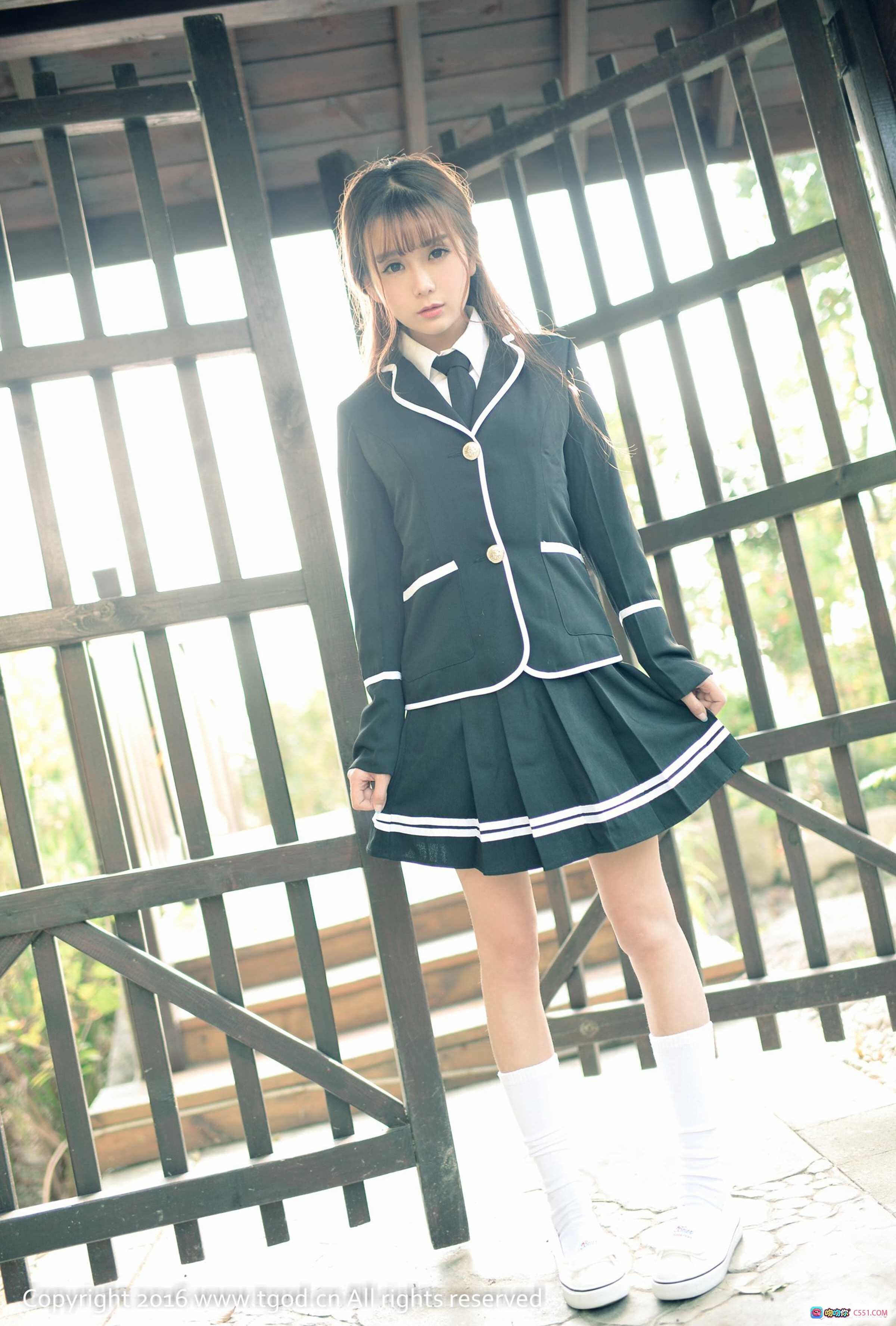 图片[7] - 萝莉教主小九Vin校园风写真 白衬衫黑裙制服少女清新自然户外拍照 2016经典日系风格美图 - 就要吻