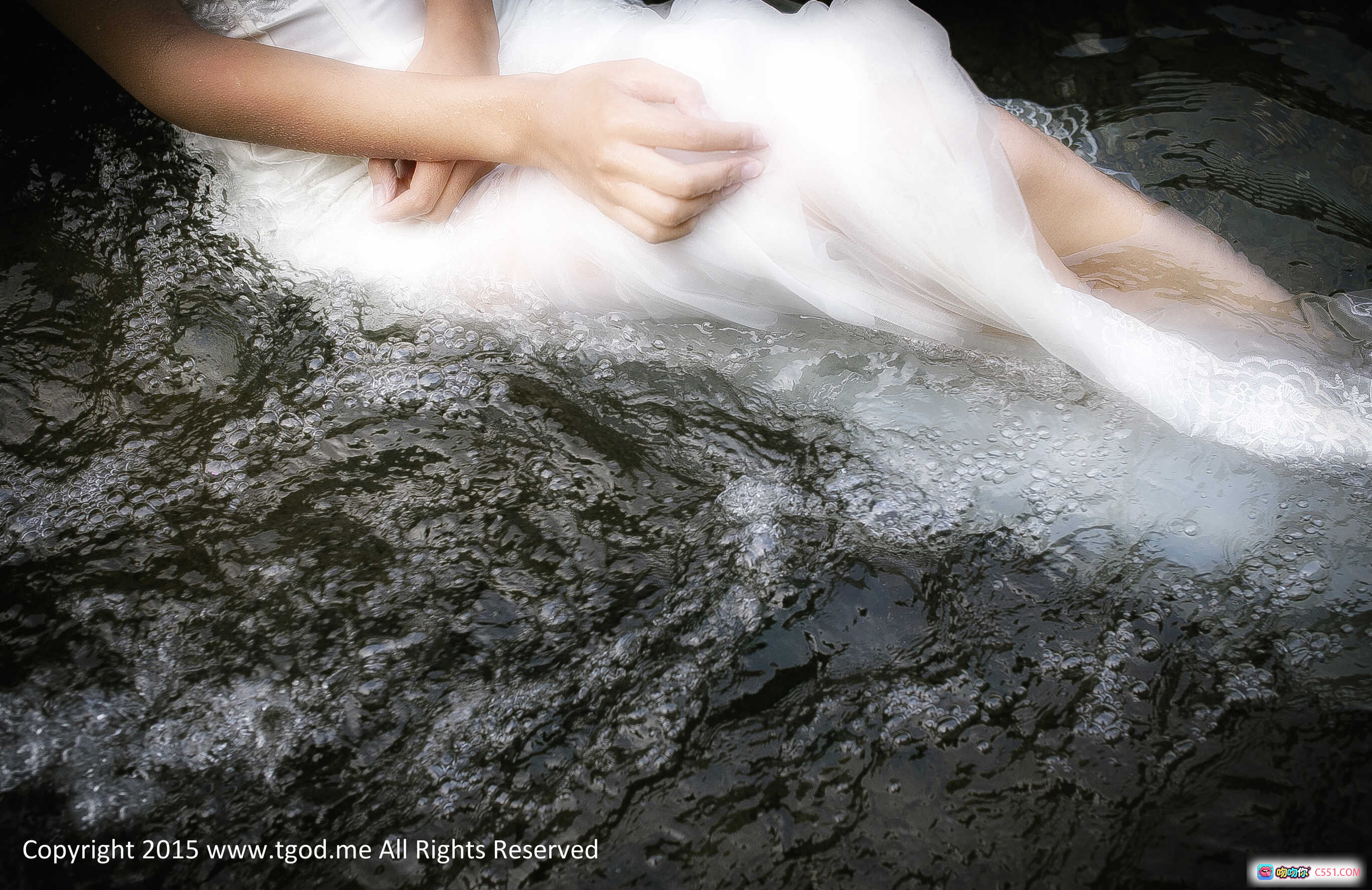 图片[3] - 幽谷美人鱼徐畅溪水写真｜白色婚纱湿发性感自然风光摄影2015 TGOD推女神 - 就要吻