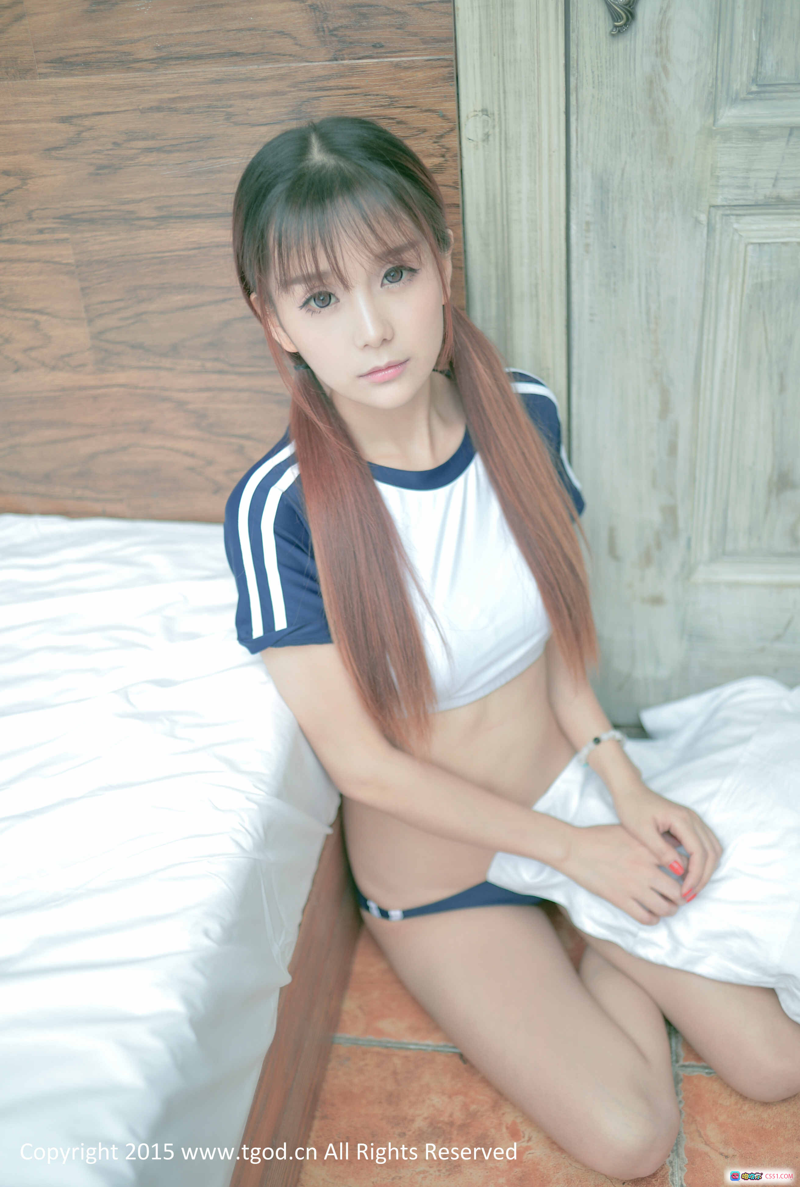 图片[7] - 小九Vin萌系写真 2015床拍清新少女风 白蓝运动上衣搭配纯欲风 美腿锁骨温柔躺姿 31P高清图集 TGOD推女神系列 - 就要吻