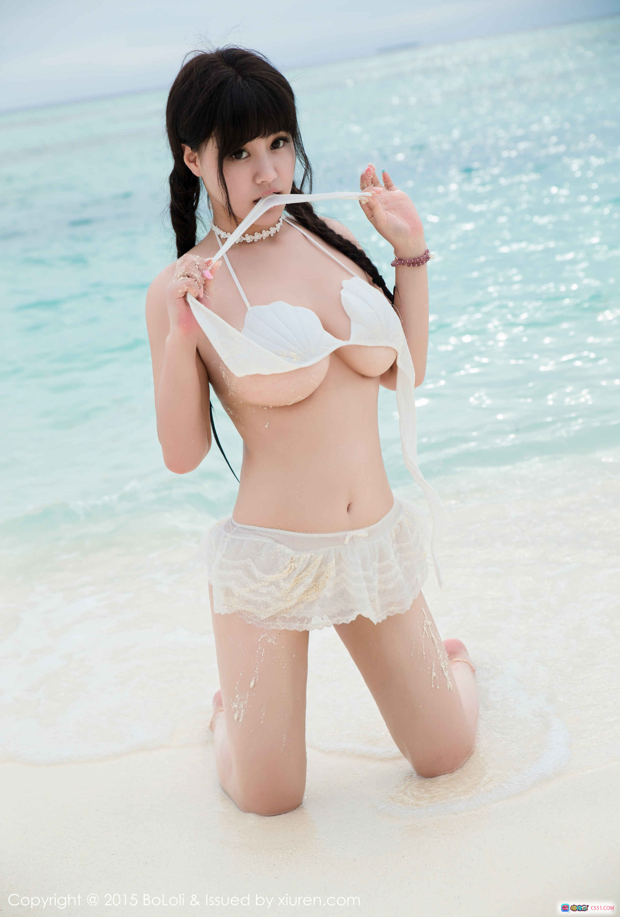 图片[6] - BoLoli波萝社Vol.057 Barbie可儿 白色蕾丝比基尼沙滩游艇写真 甜美双马尾红花点缀 性感清新风户外拍摄 - 就要吻