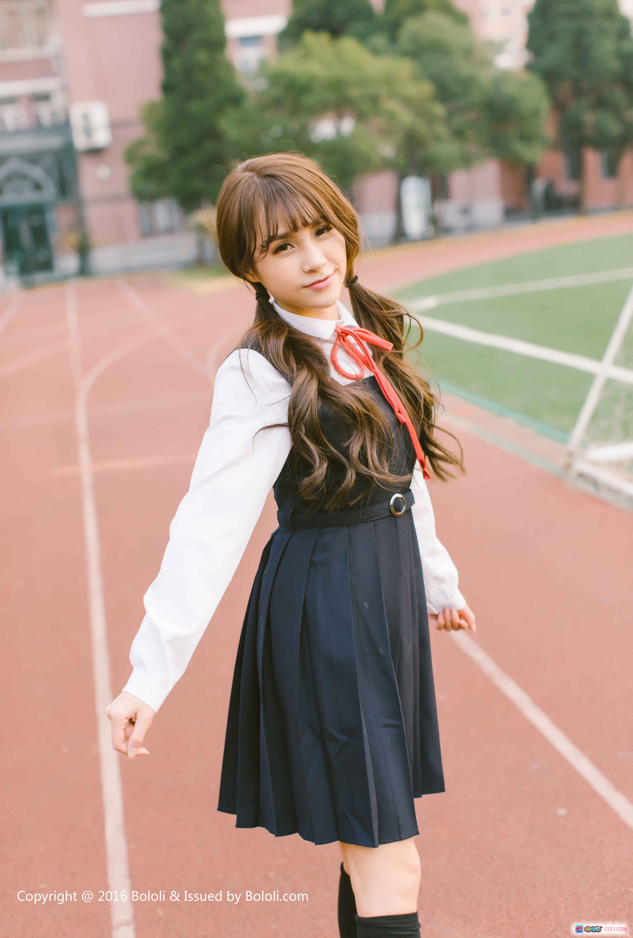 图片[2] - 夏美酱校园风写真 | 白衬衫黑百褶裙少女穿搭 | BoLoli波萝社Vol.113高清图集 - 就要吻