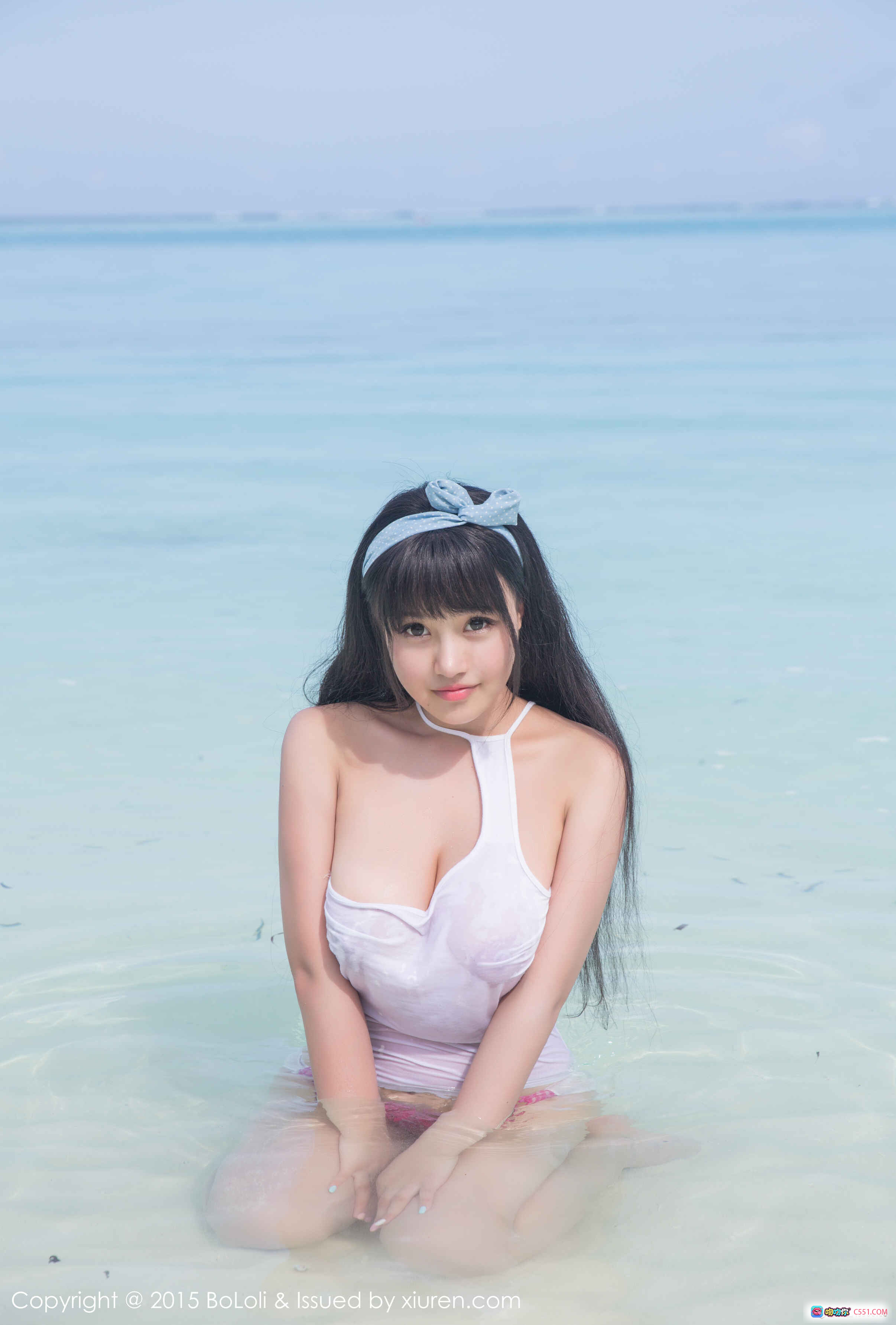 图片[3] - BoLoli波萝社Vol.050 Barbie可儿 白色比基尼+彩虹短裤+蓝色蝴蝶结发带 甜美性感沙滩写真 - 就要吻