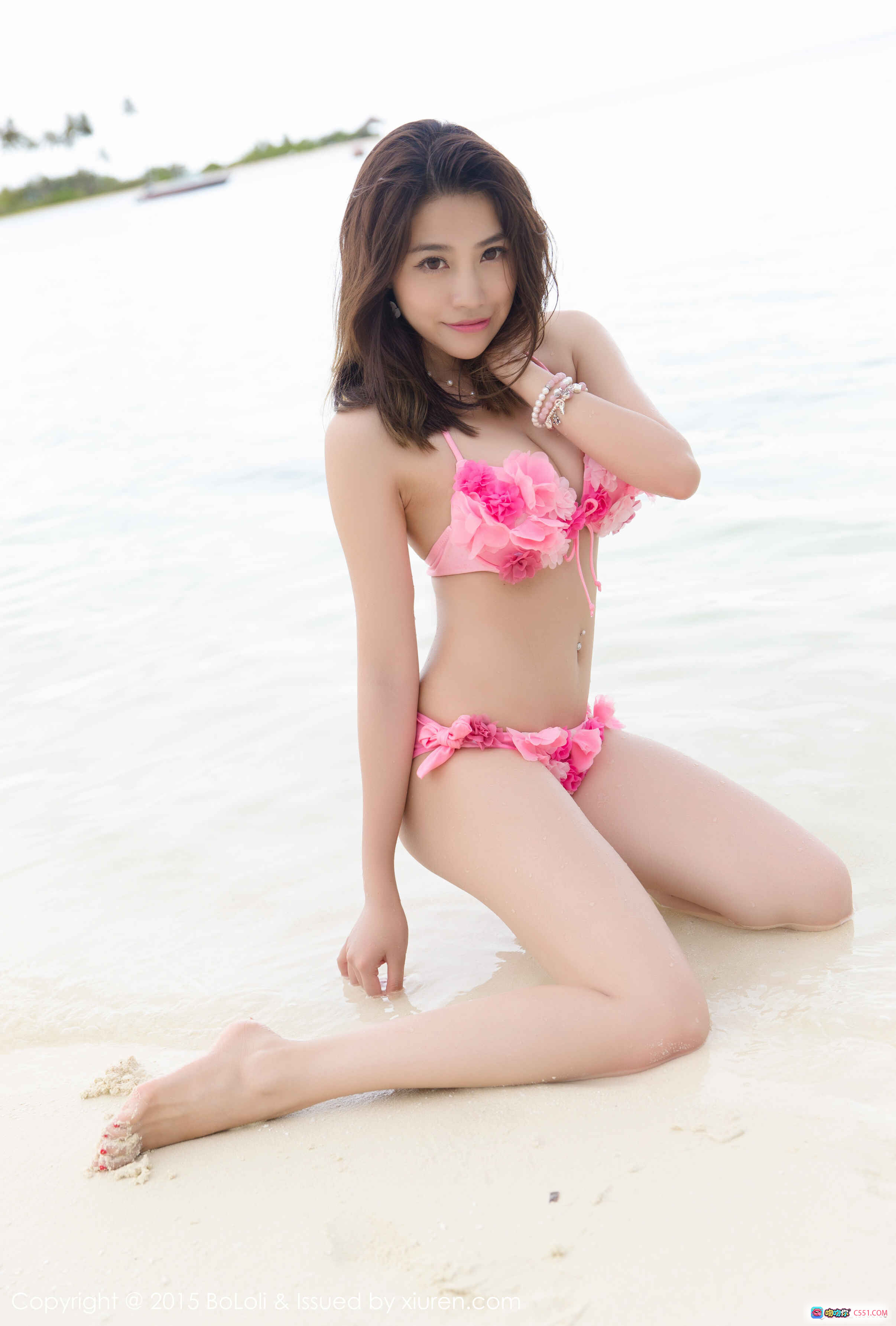 图片[6] - 许诺Sabrina粉色花朵比基尼海滩写真 | BoLoli波萝社2015Vol.053清新性感美女泳装照 - 就要吻