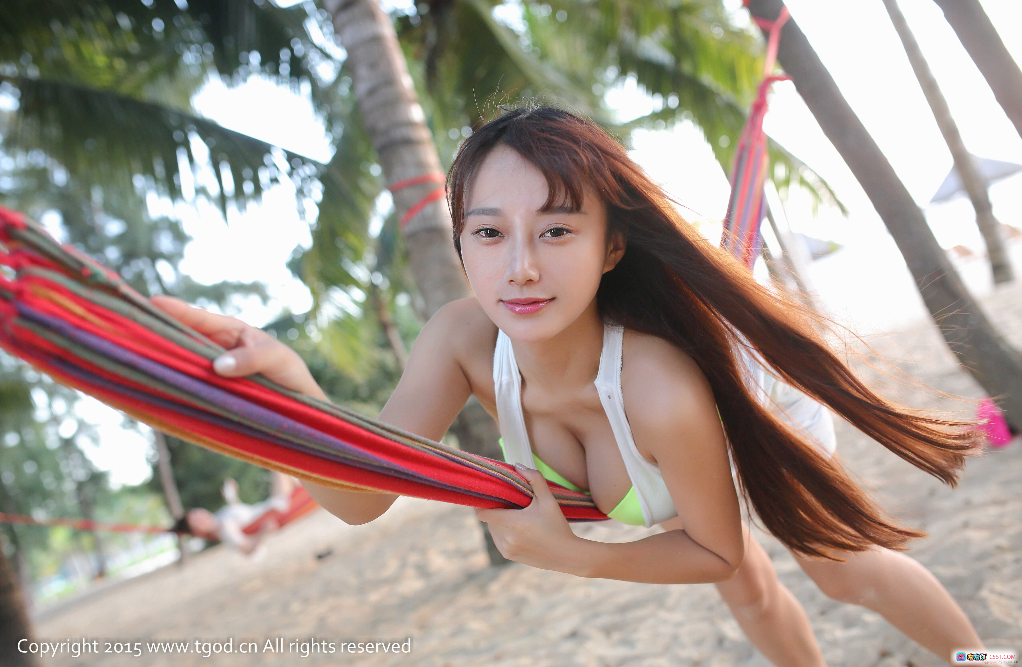 图片[9] - 三亚旅拍美女写真 | 猩一比基尼沙滩照 | 白色露肩上衣搭配荧光绿泳衣 | 椰树旁性感自然风 | TGOD推女神2016精选 - 就要吻