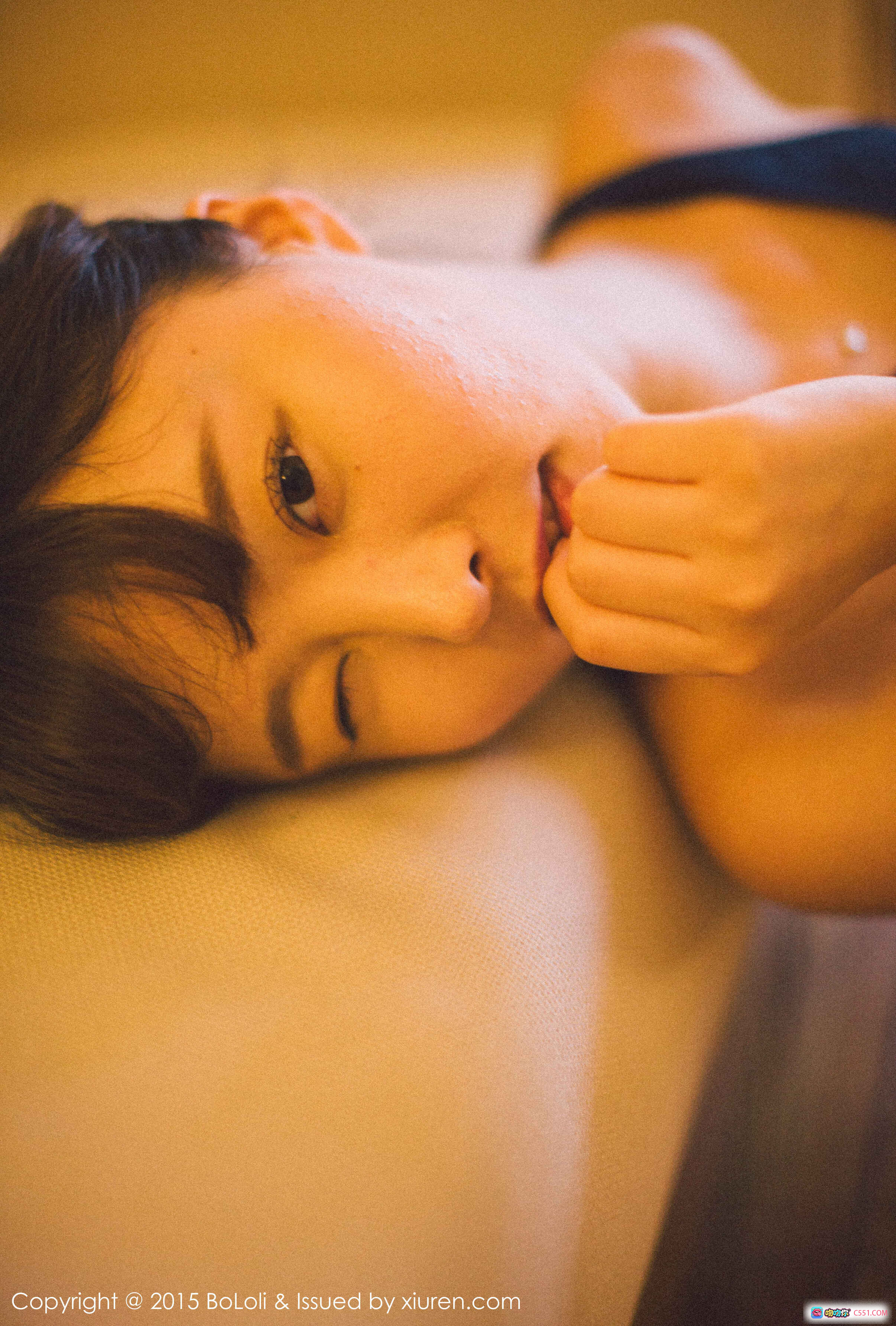 162402柳侑绮Sevenbaby黑蕾丝内衣写真 | 手捧水仙花窗边私房美图 | BoLoli波萝社Vol.068 2015.10.19 - 就要吻