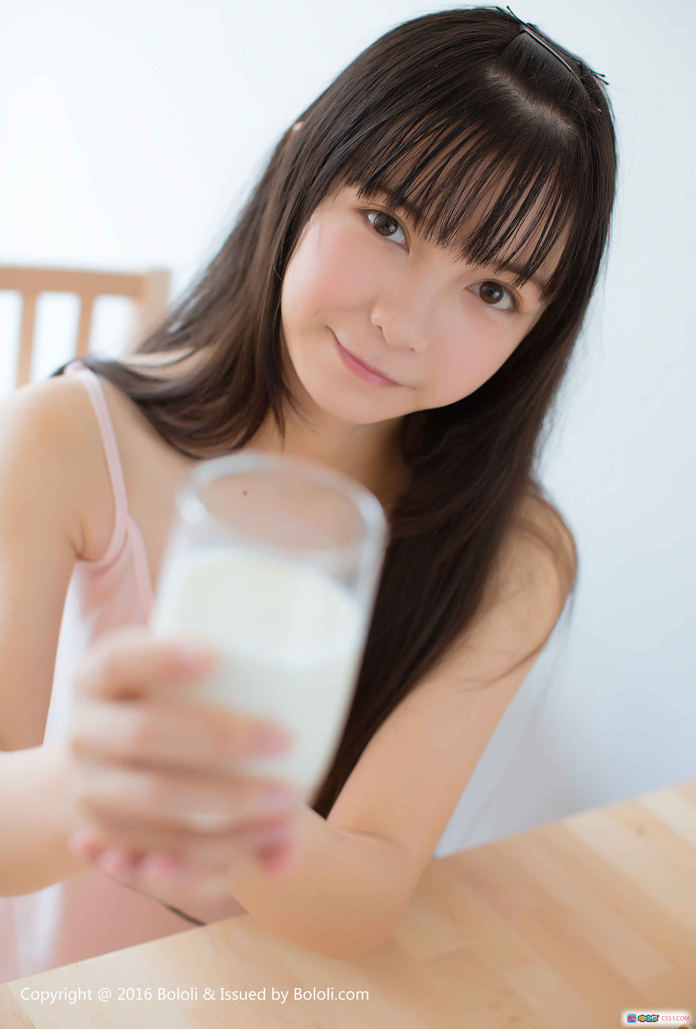 图片[4] - BoLoli波萝社Vol.110鱼丸粉嫩吊带睡衣清纯少女居家写真温柔凝视甜美笑容私房摄影集 - 就要吻