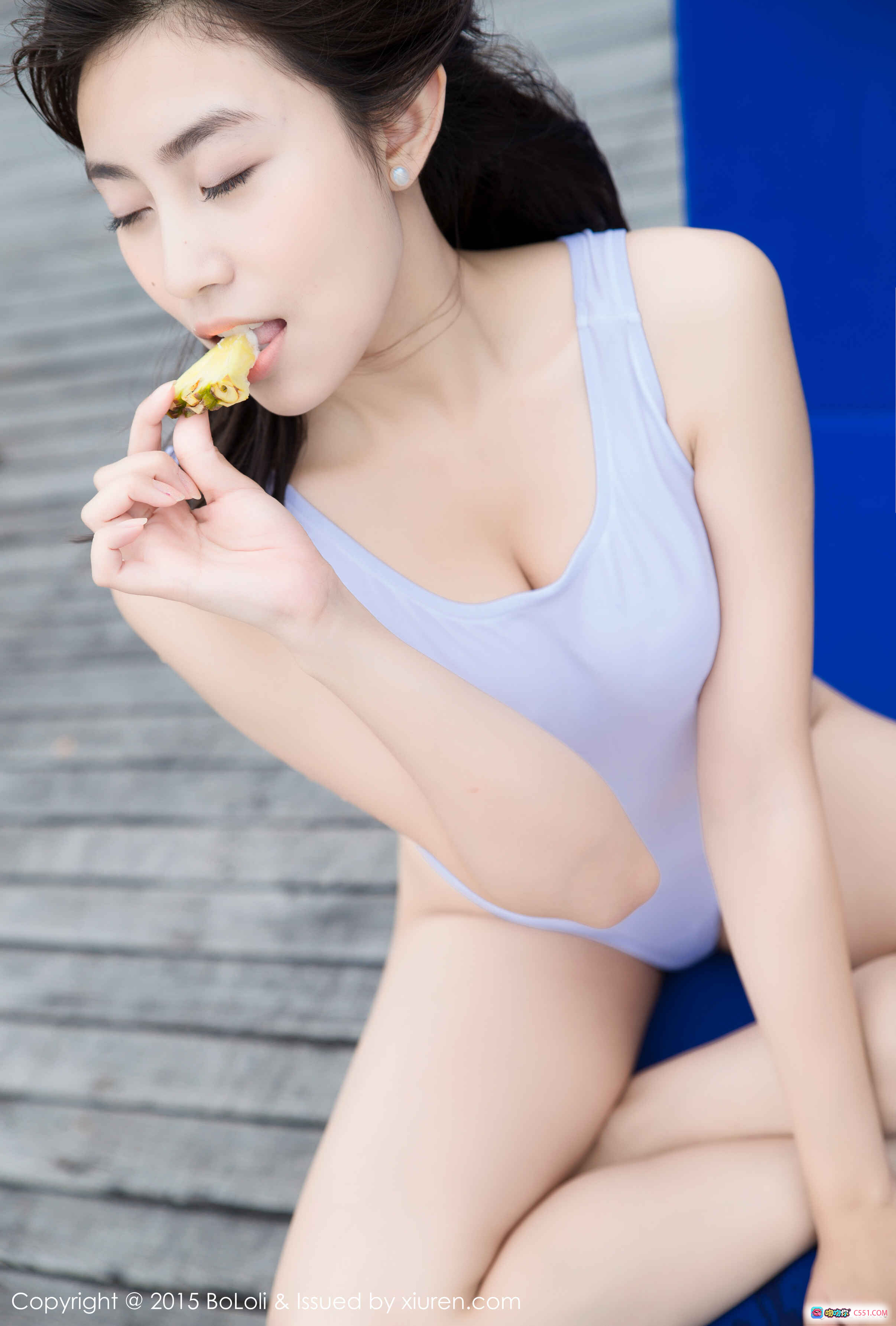 图片[4] - 许诺Sabrina海滩比基尼写真 | BoLoli波萝社Vol.064 | 白色泳衣性感美腿 | 2015年10月6日发布 - 就要吻
