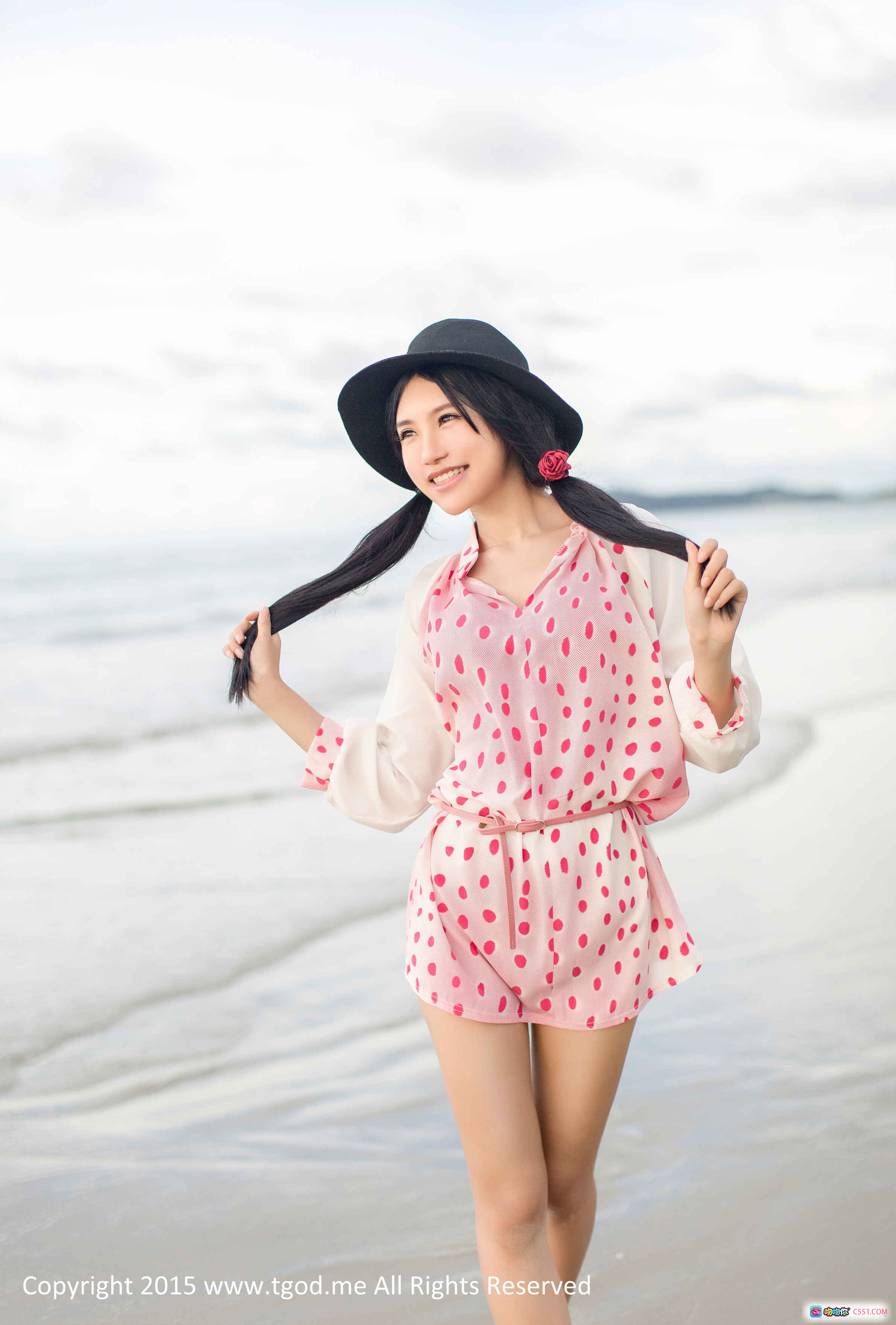 图片[2] - 乖乖女仆俏佳人绮里嘉ULA沙巴系列写真-蕾丝黑丝网袜美腿性感私房照 - 就要吻