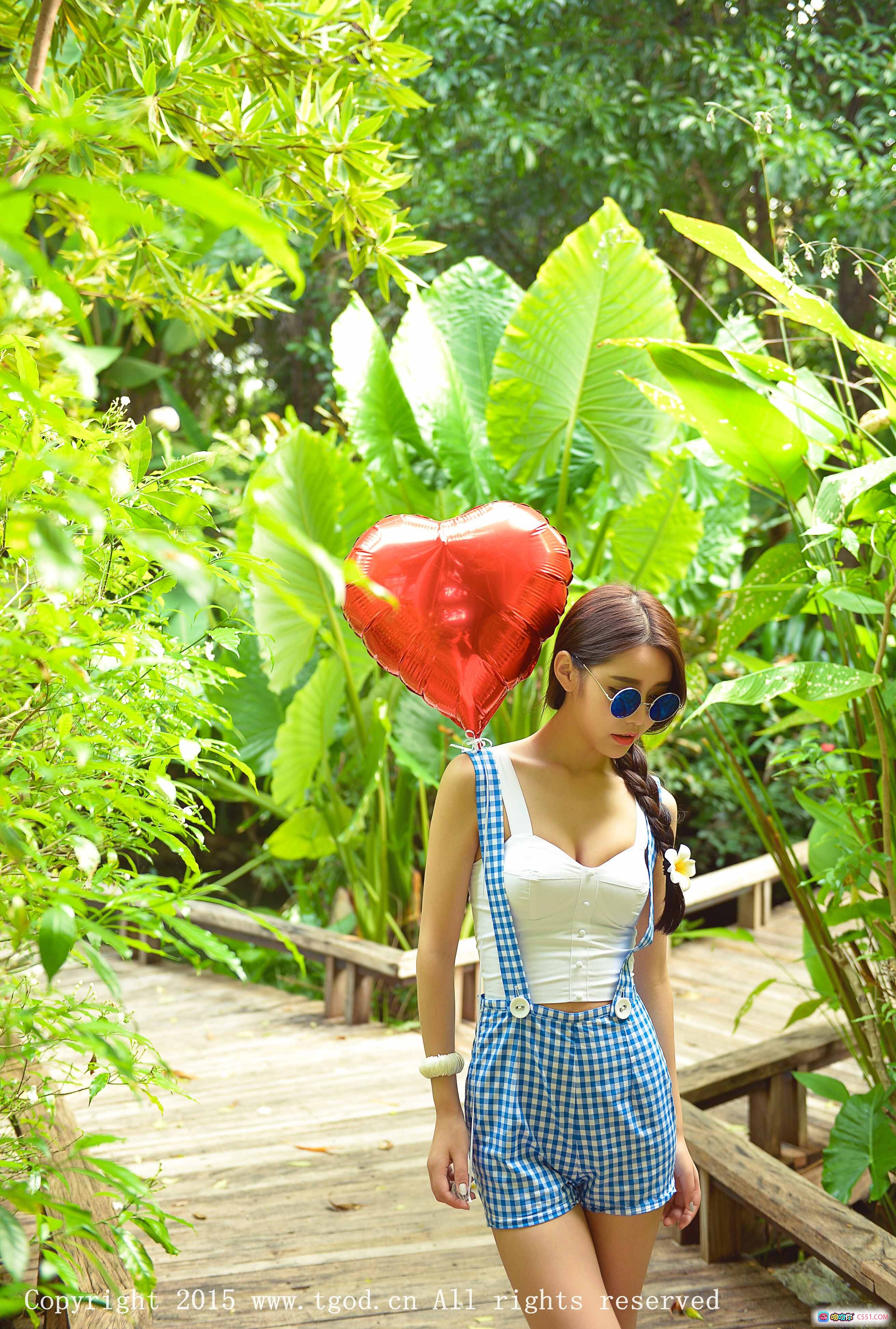 图片[8] - 普吉岛旅拍徐妍馨Mandy蓝白格子裙沙滩写真笑容甜美长发编辫阳光海滩度假风清新自然美女摄影集 - 就要吻