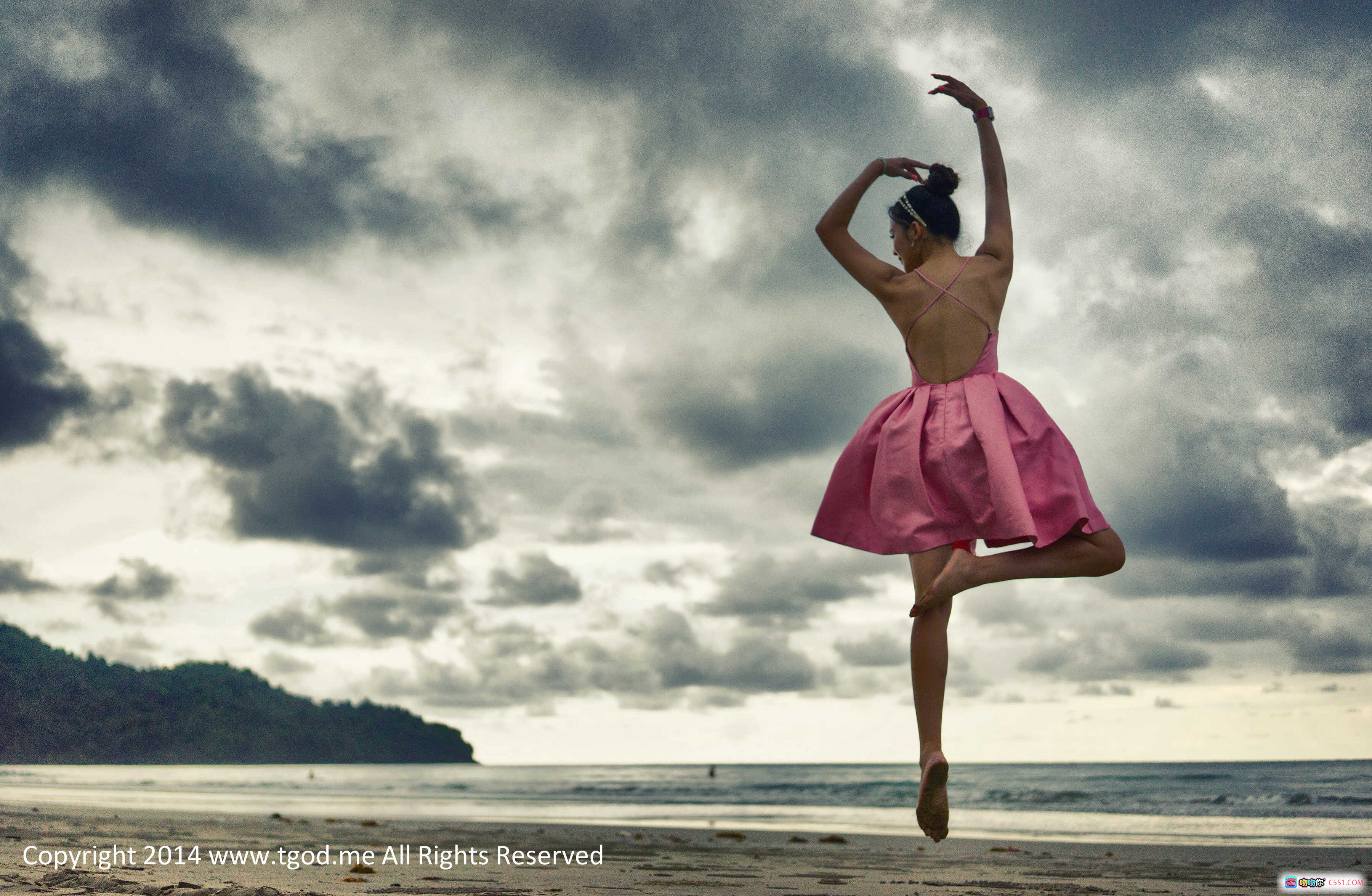图片[8] - 宛恩miyu沙巴旅拍金色泳衣写真 高跟美腿时尚造型 2014经典外拍大片 - 就要吻