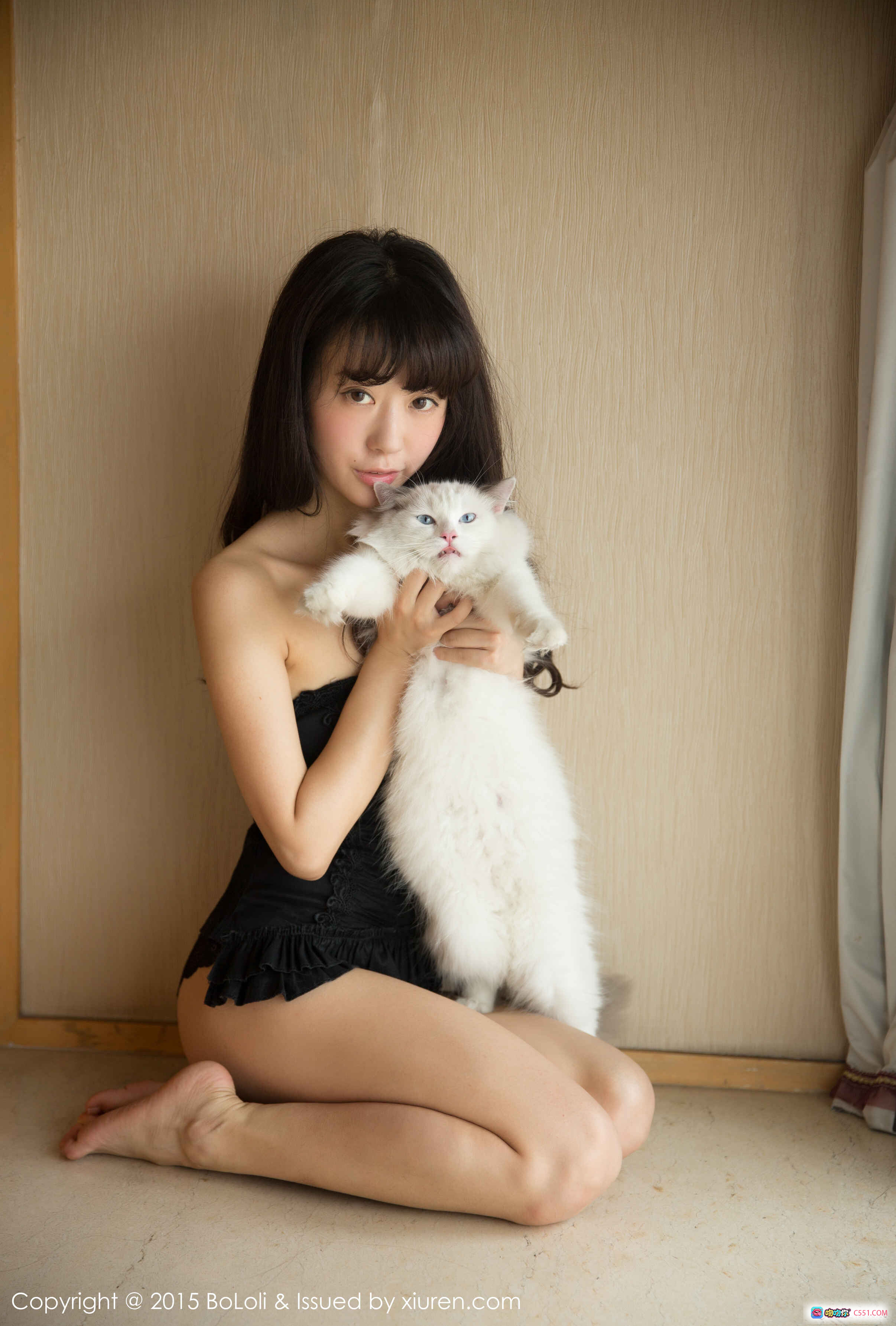 图片[10] - BoLoli波萝社朱忆音2015写真Vol.040 黑色吊带裙抱白猫少女温柔居家风高清美图 - 就要吻