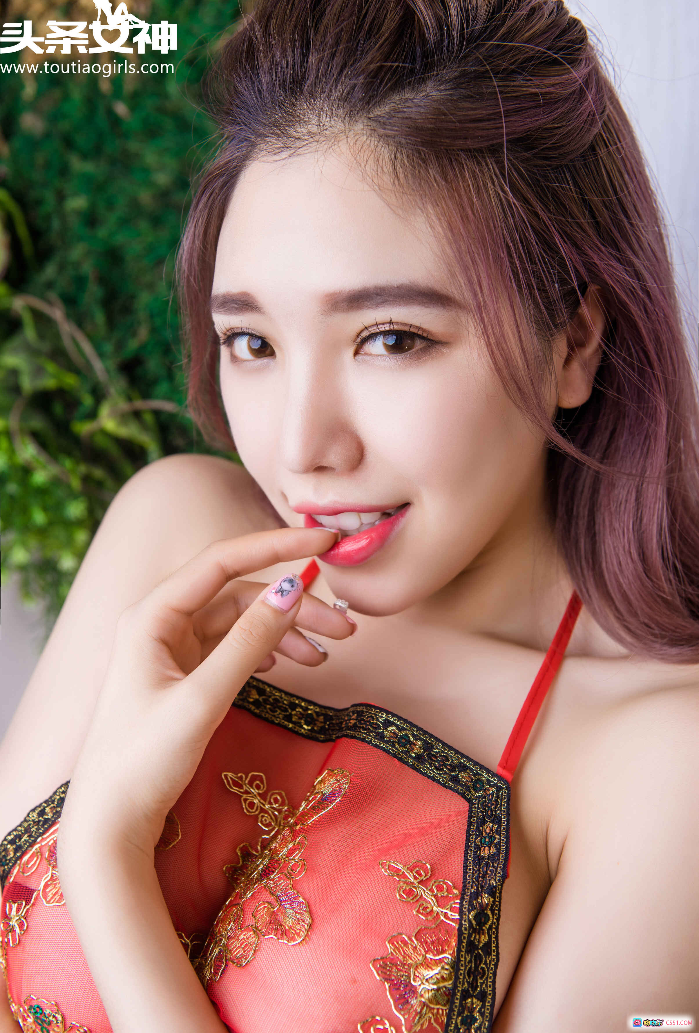 图片[9] - 头条女神妮小妖绝色写真｜红裙美胸性感迷人｜2016经典私房照 - 就要吻