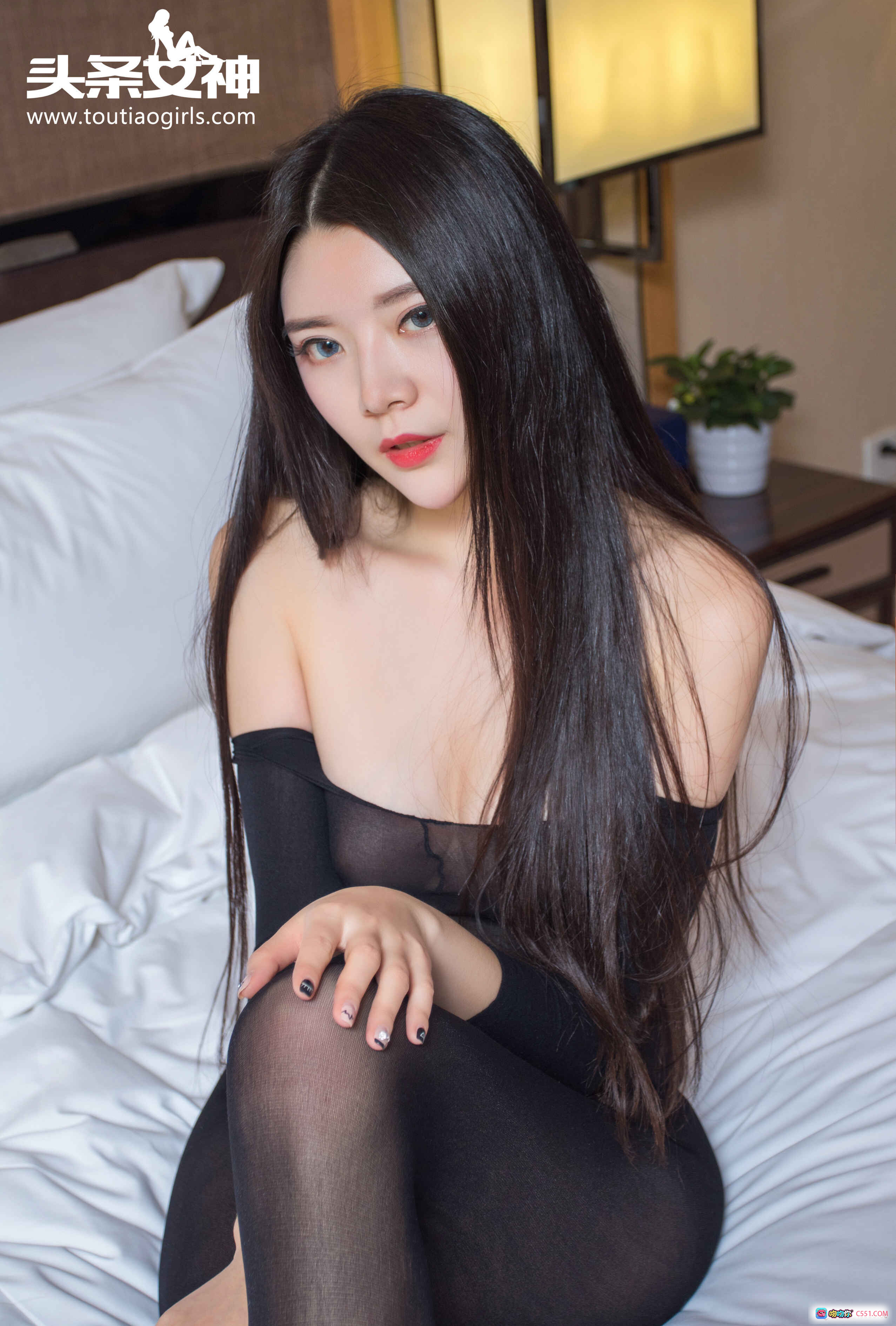 图片[2] - 头条女神林蕾乳香四溢写真 26P黑丝美腿床上诱惑私房照 - 就要吻