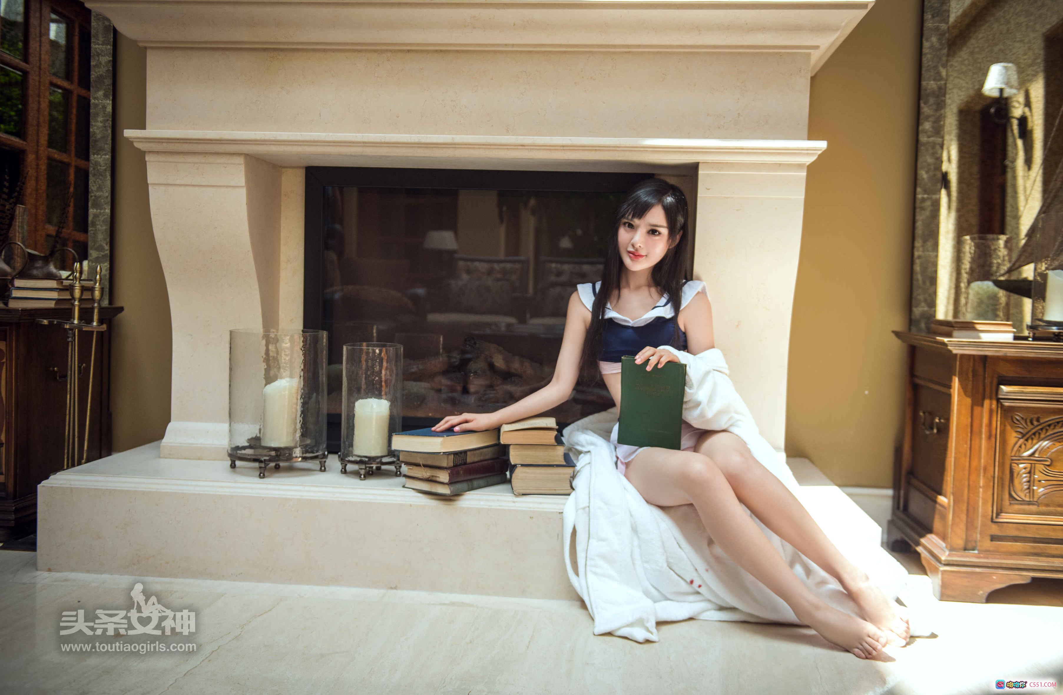 图片[5] - 周熙妍幻想萝莉写真 | 头条女神2017.08.15 | 白色露肩上衣+海军领+美腿跪姿室内私房照 - 就要吻