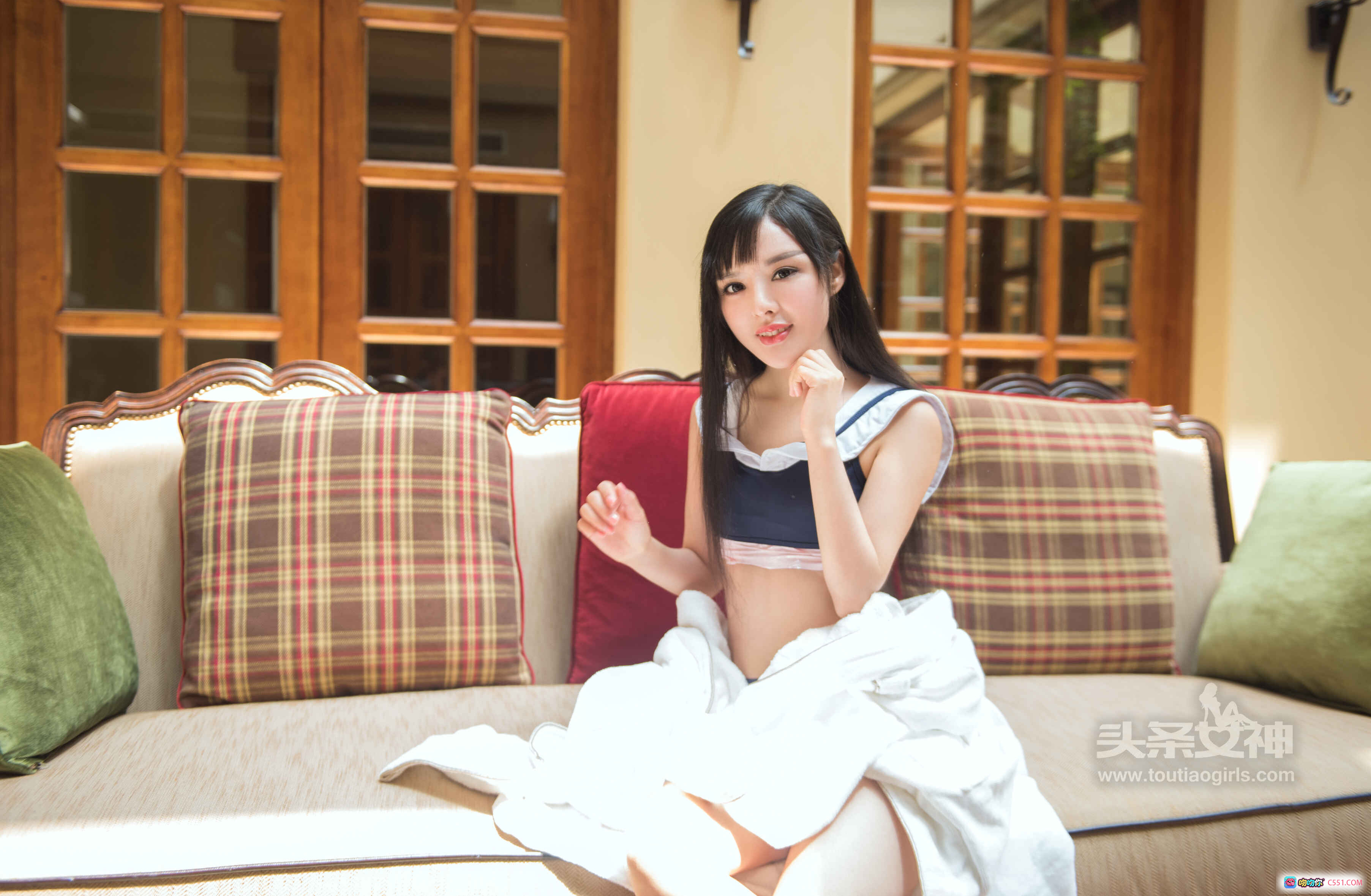 图片[9] - 周熙妍幻想萝莉写真 | 头条女神2017.08.15 | 白色露肩上衣+海军领+美腿跪姿室内私房照 - 就要吻