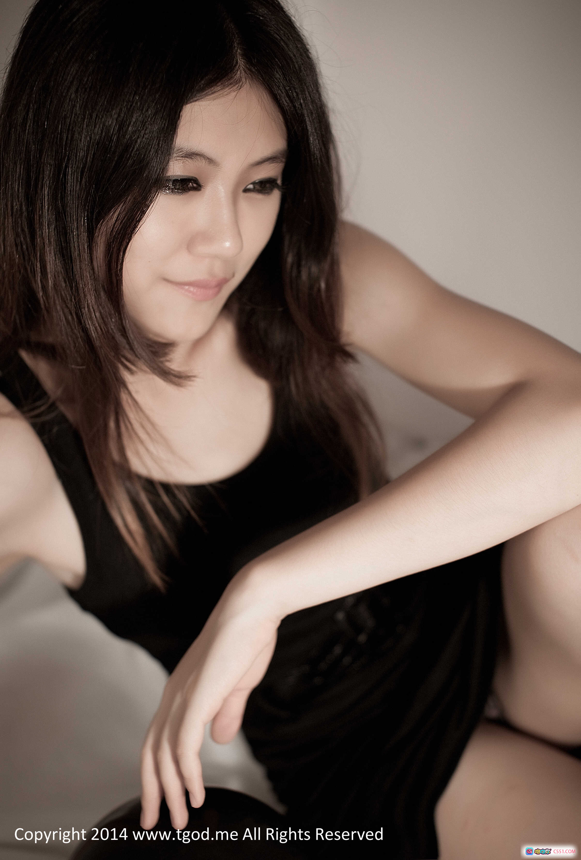 图片[7] - 猫猫性感写真：豹纹蕾丝连衣裙+轮胎坐姿+高跟鞋+时尚杂志+复古背景墙- TGOD推女神2015精选 - 就要吻