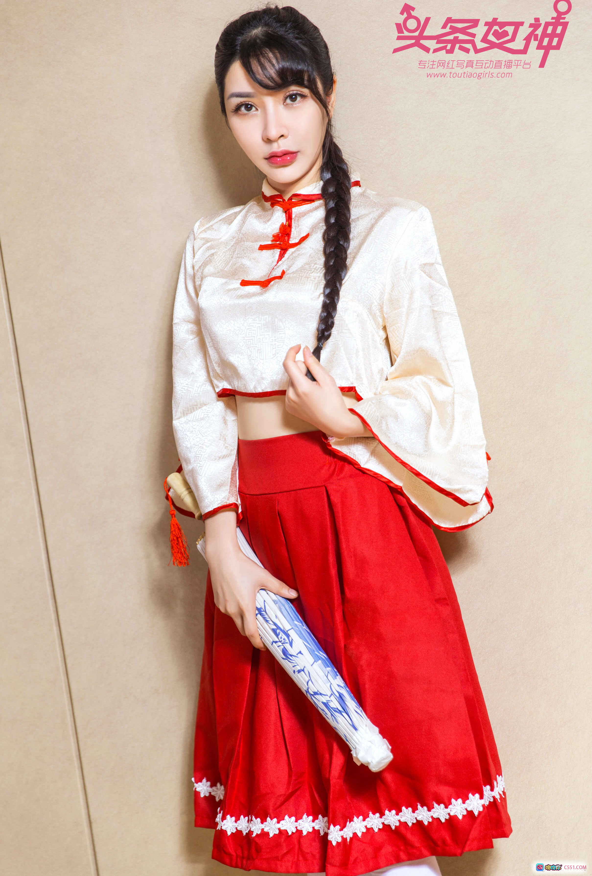 图片[7] - 头条女神Baby古风写真：红白汉服+麻花辫+青花伞+甜美 pose 2017.10.15 12P高清美图 - 就要吻