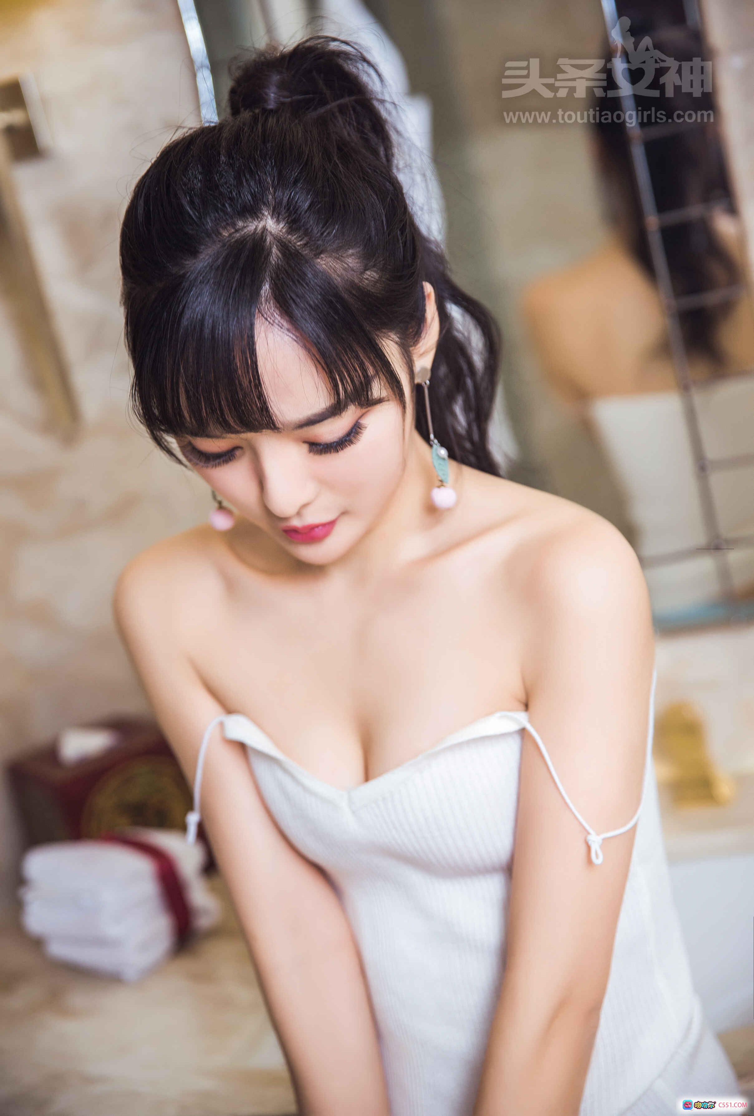 图片[10] - 周熙妍浴室湿身写真 – 白色抹胸内衣+浅蓝内裤 清新性感私房照 2017头条女神高清图集 - 就要吻