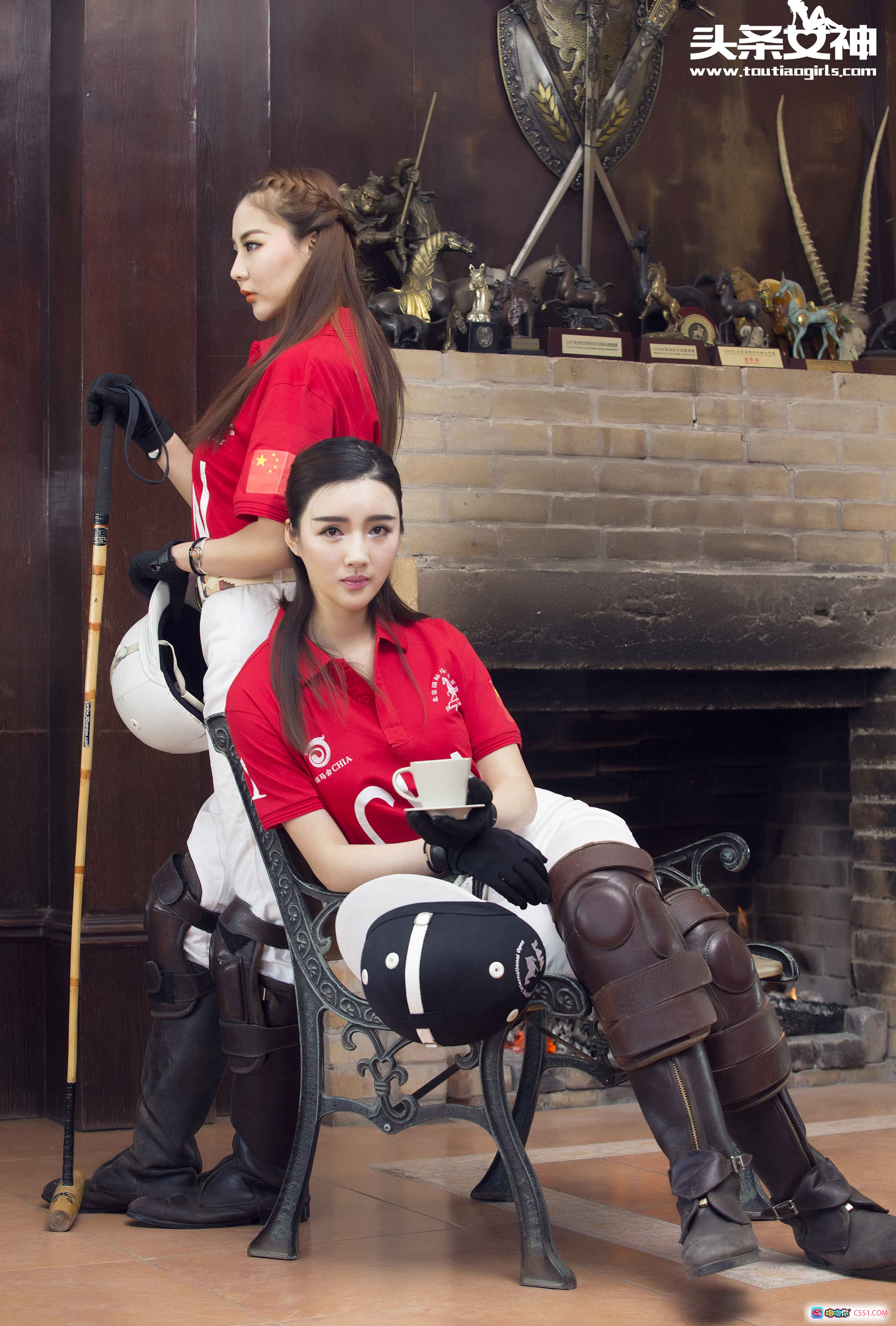 图片[10] - 优雅骑手郭婉婷马厩写真 | 黑色西装外套+紧身裤时尚造型 | 头条女神2017精选美图 - 就要吻