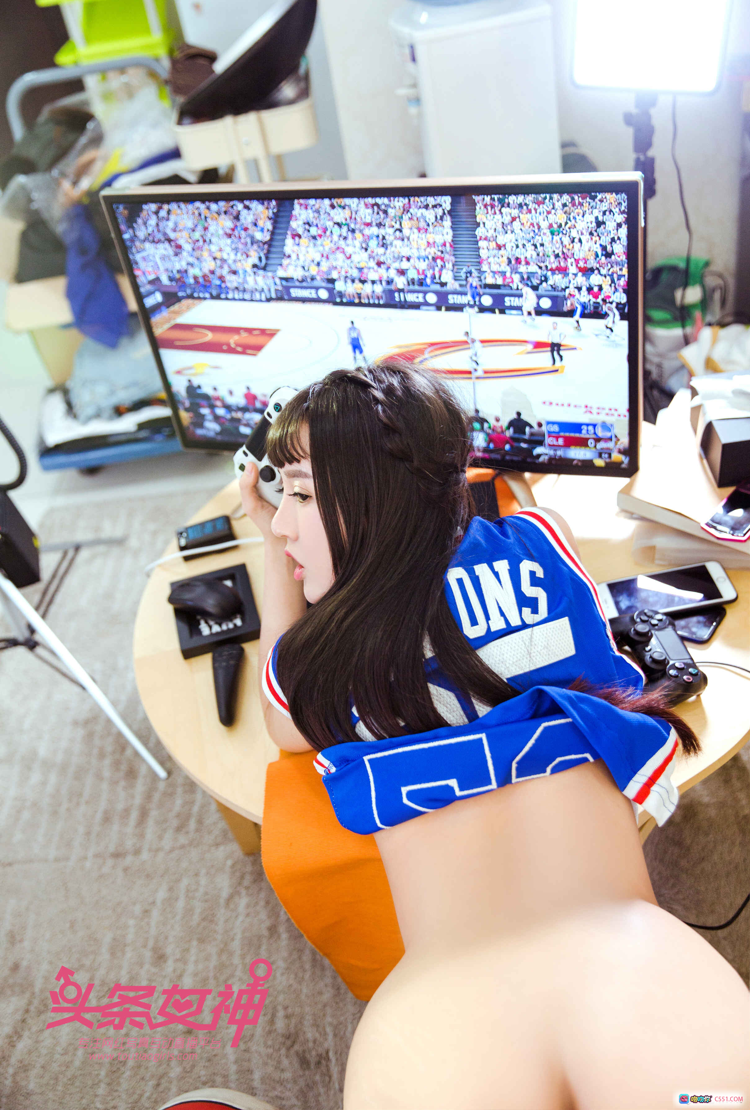 图片[10] - 头条女神大晗篮球主题写真 | 黑丝美腿+运动球衣+性感私房照 2017.11.03 24P - 就要吻