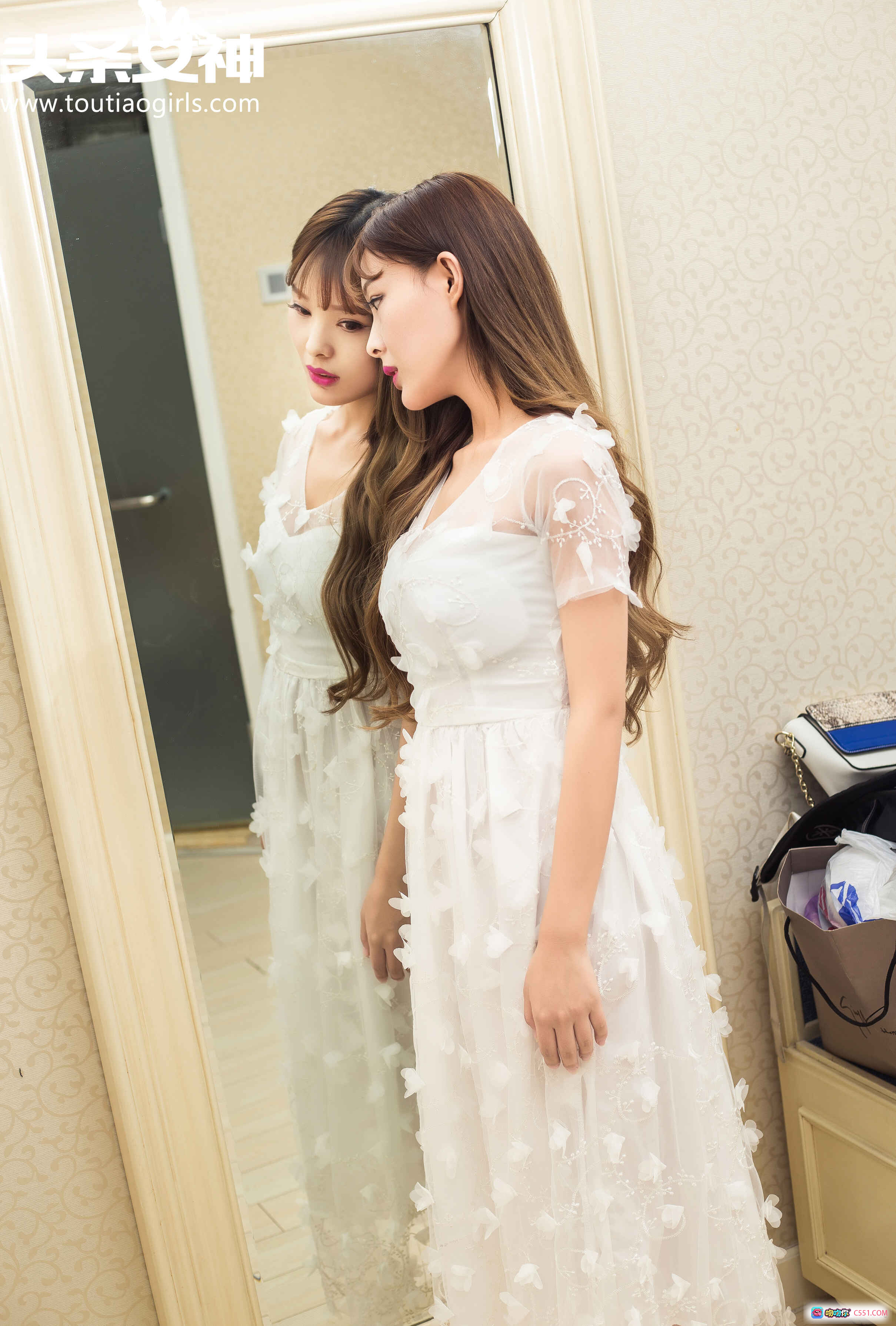 图片[4] - 头条女神沐熙青春写真 白裙美腿地板躺拍 清新性感室内私房照 25P高清图集 - 就要吻