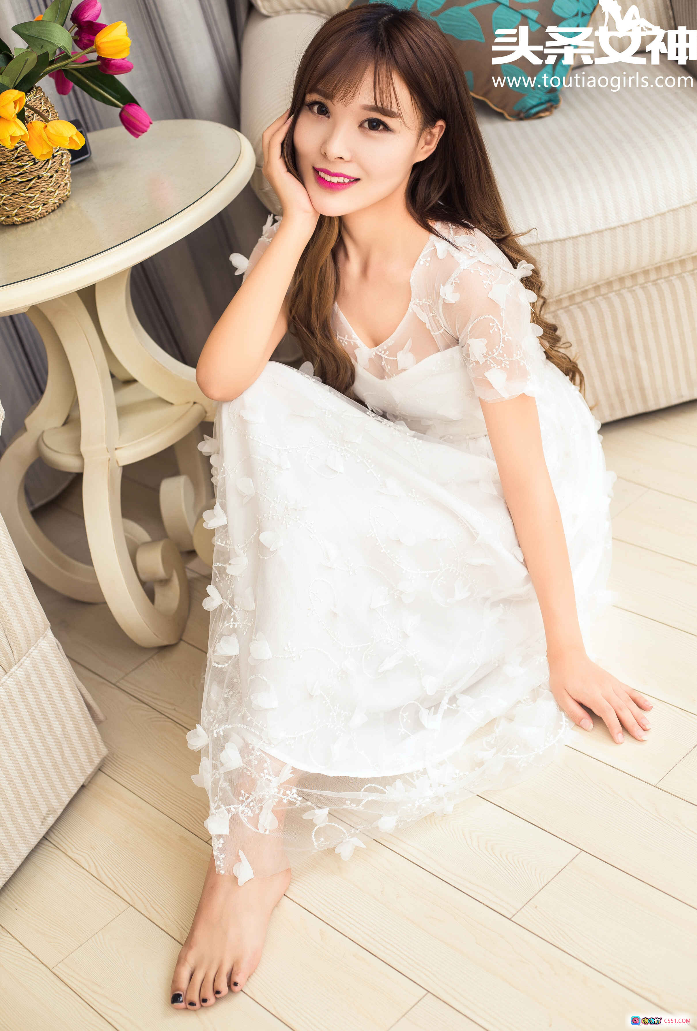 图片[10] - 头条女神沐熙青春写真 白裙美腿地板躺拍 清新性感室内私房照 25P高清图集 - 就要吻