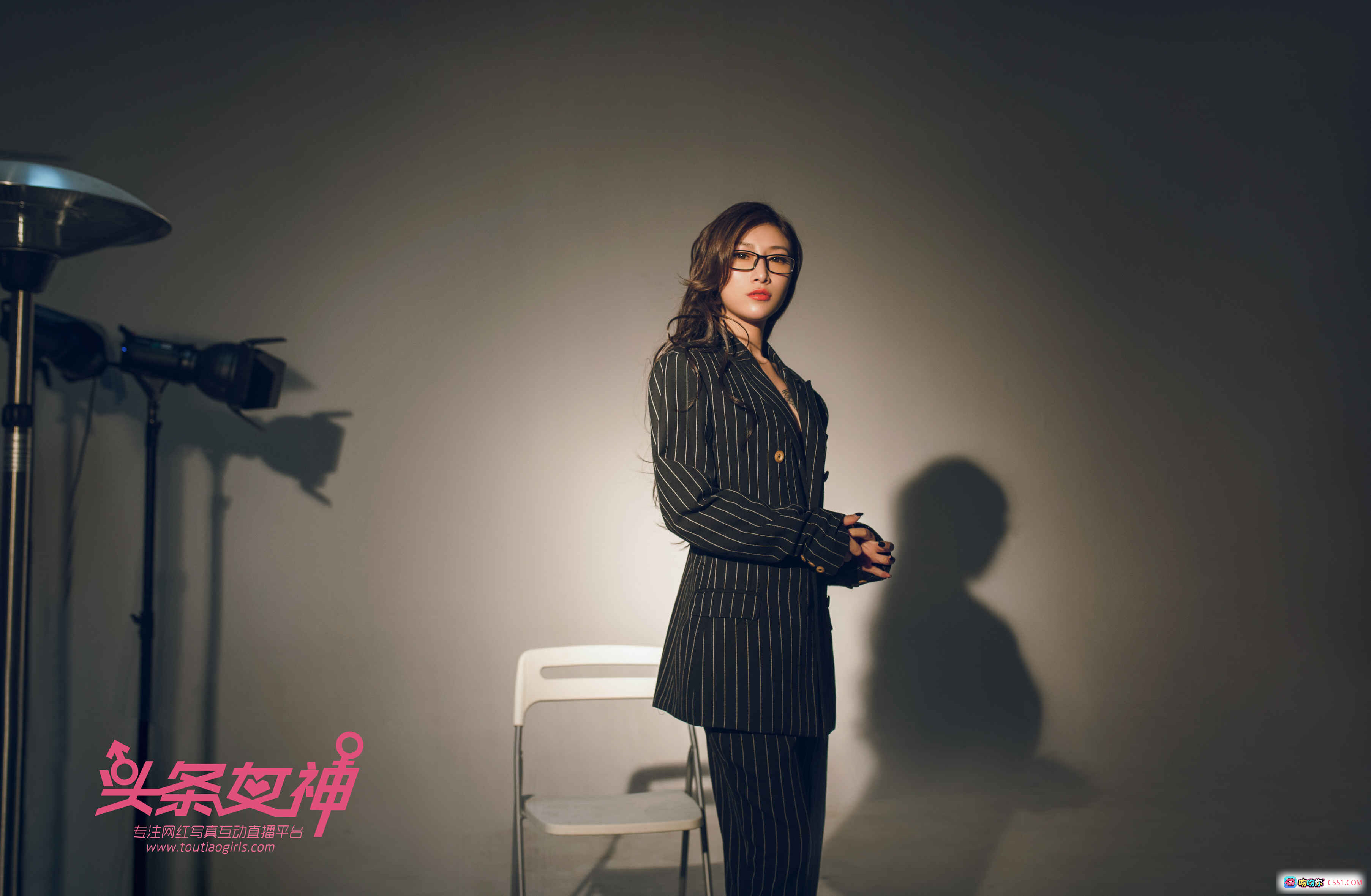 图片[7] - 杜花花头条女神写真40P性感红蕾丝内衣纹身长发眼镜私房照 - 就要吻