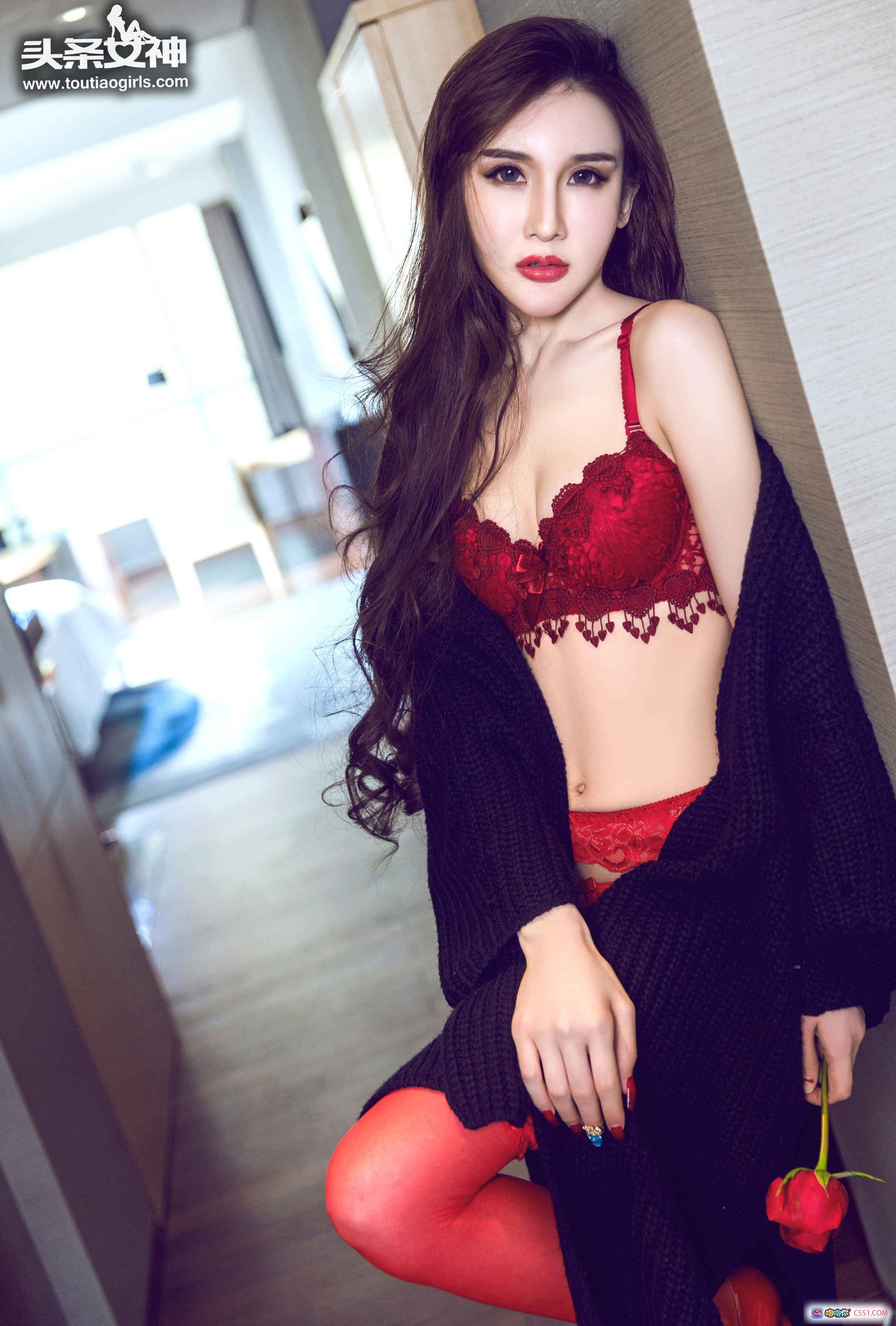 图片[3] - 花漾女神阿依努尔瓦娅红蕾丝内衣写真｜头条女神2017性感私房照｜长发红唇持玫瑰诱惑造型 - 就要吻