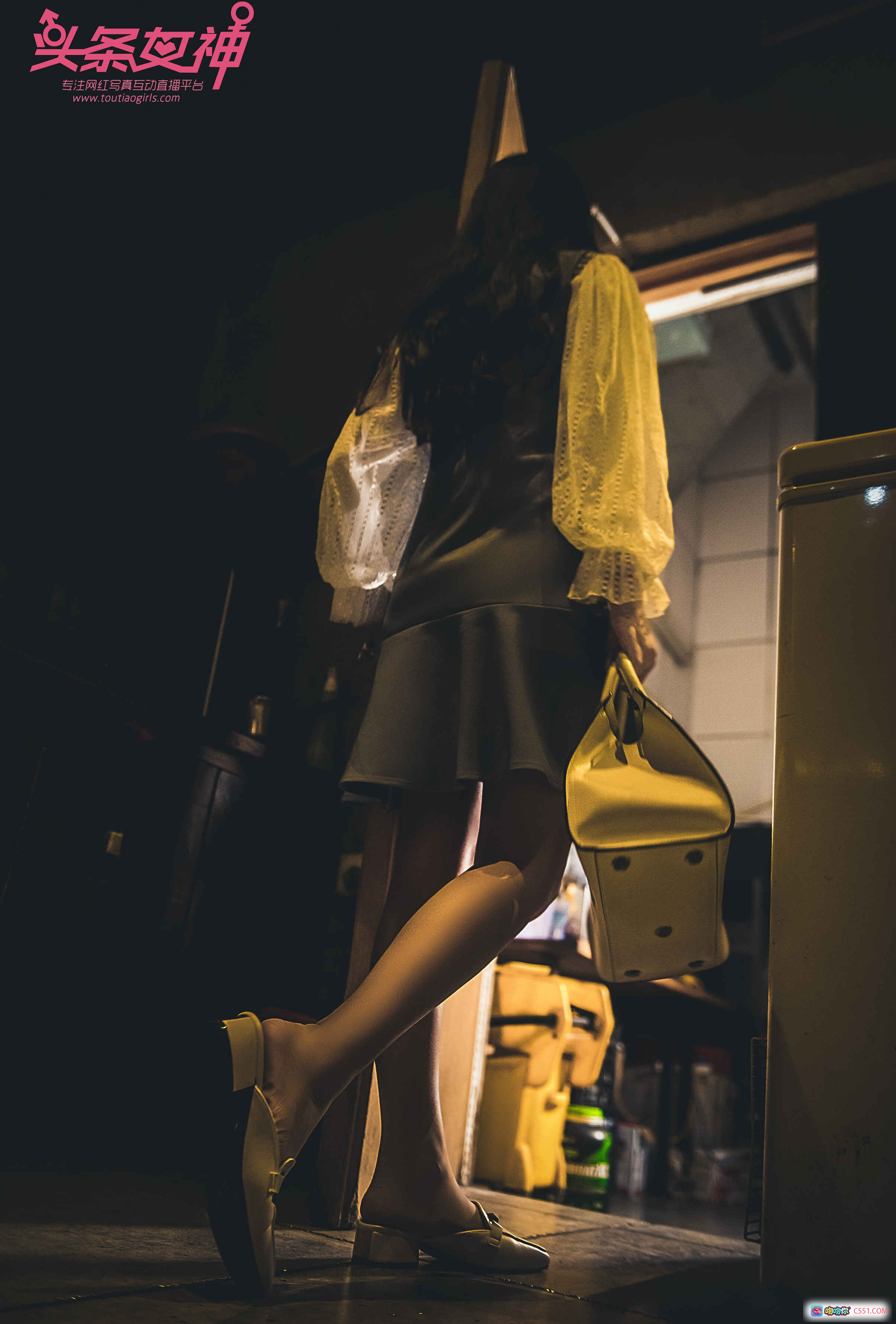 图片[7] - 头条女神大晗女仆咖啡厅写真｜蓝裙蕾丝长发美腿高跟包臀裙47P高清图集 - 就要吻