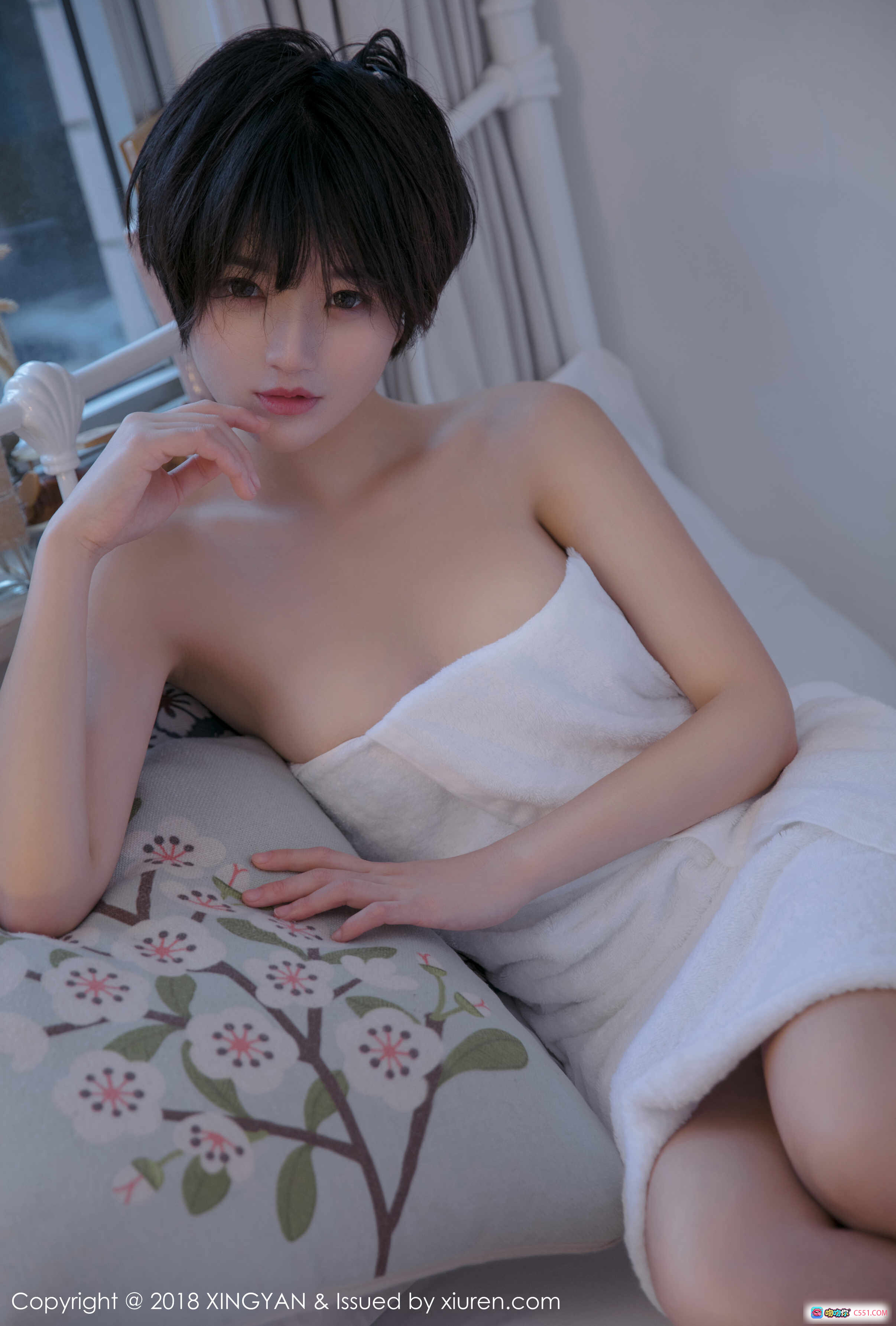 图片[5] - XINGYAN星颜社2018.02.05 VOL.025 悦爷妖精 短发少女蓝白条纹比基尼室内写真 清新甜美性感私房照 - 就要吻