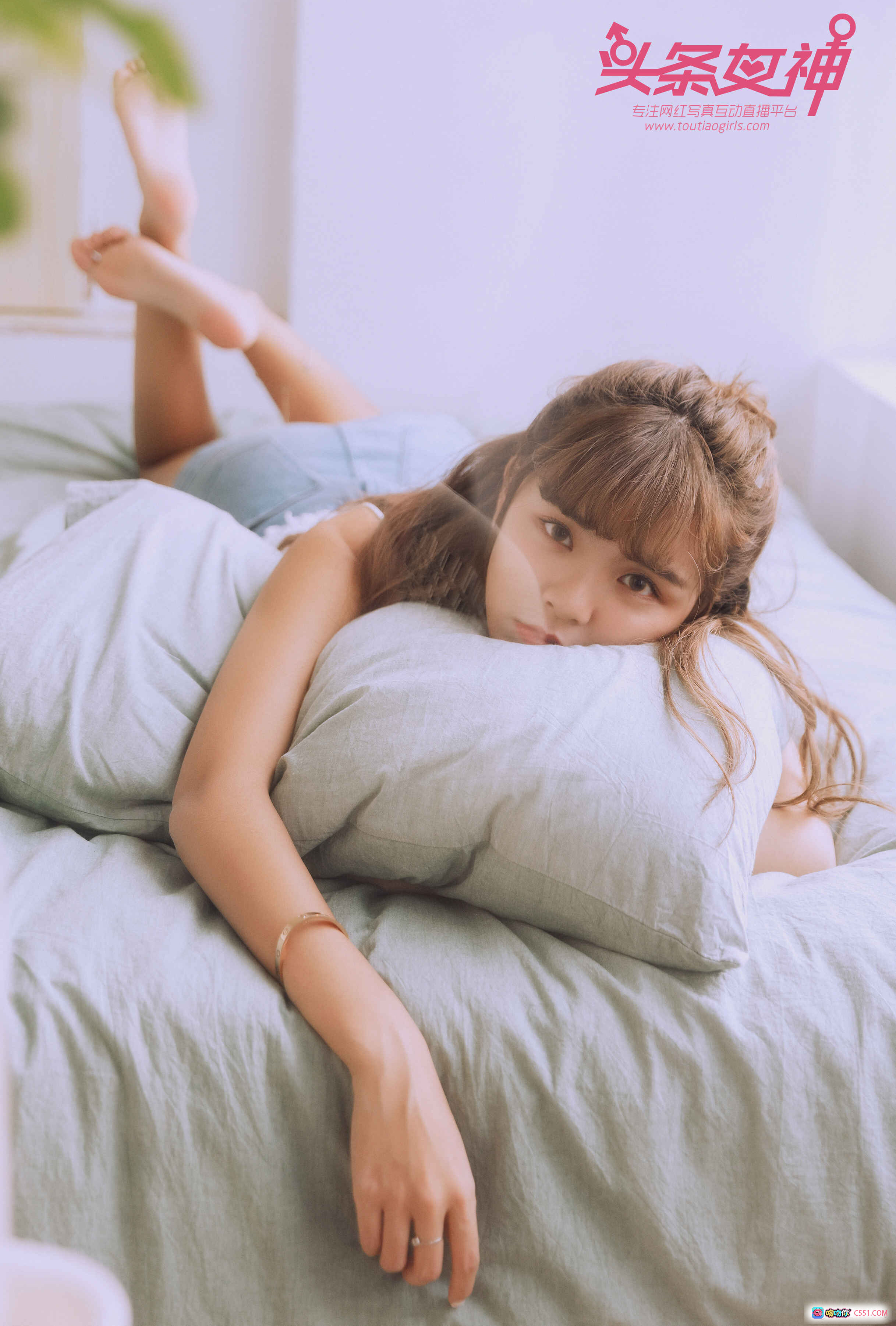 图片[9] - 头条女神扬清新居家写真 | 白色浴袍少女洗衣机旁甜美凝视 | 2018年1月22日17P高清图集 - 就要吻